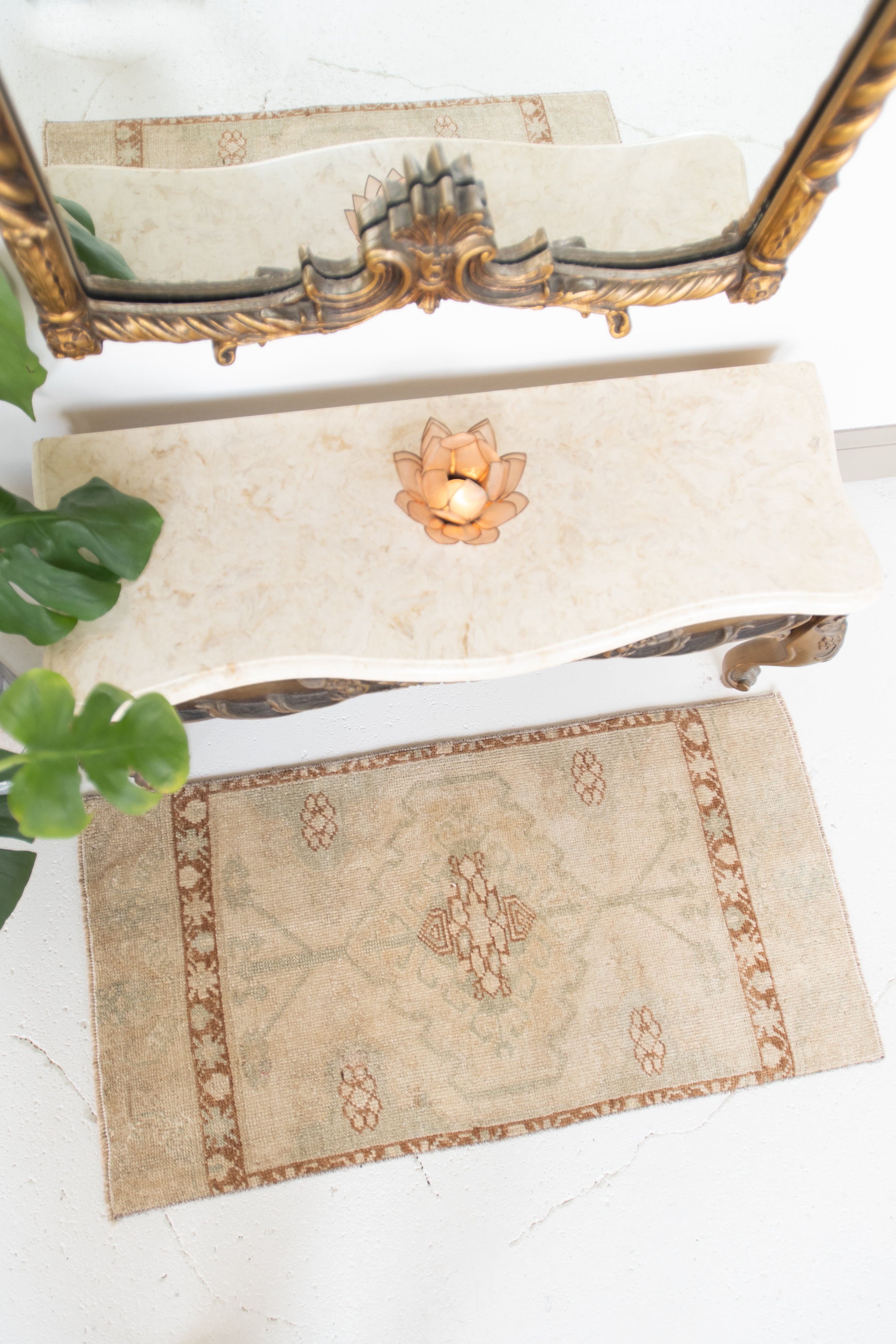 No. 2256 | 1'7 x 3'1