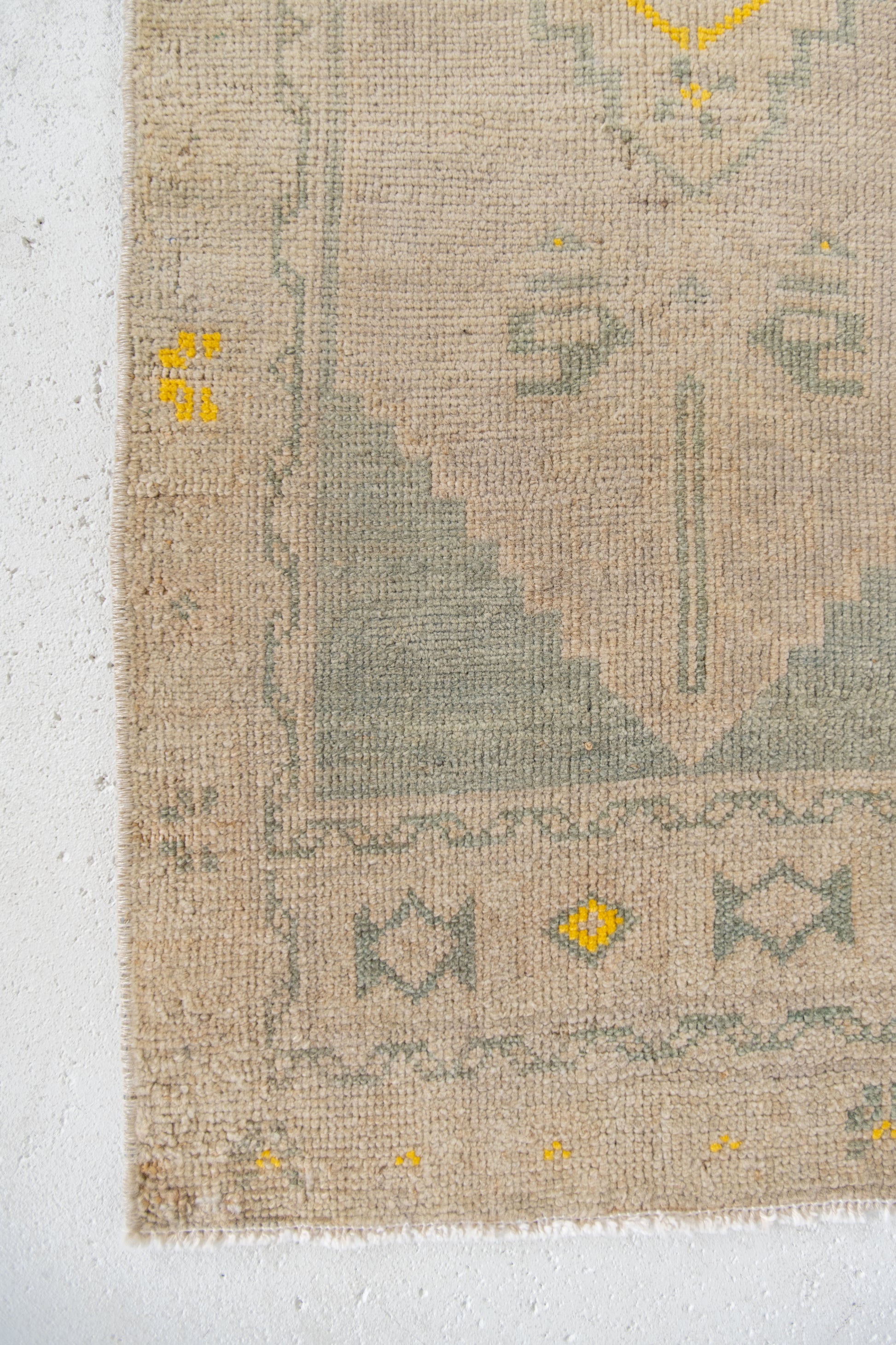 No. 2259 | 1'8 x 4'4