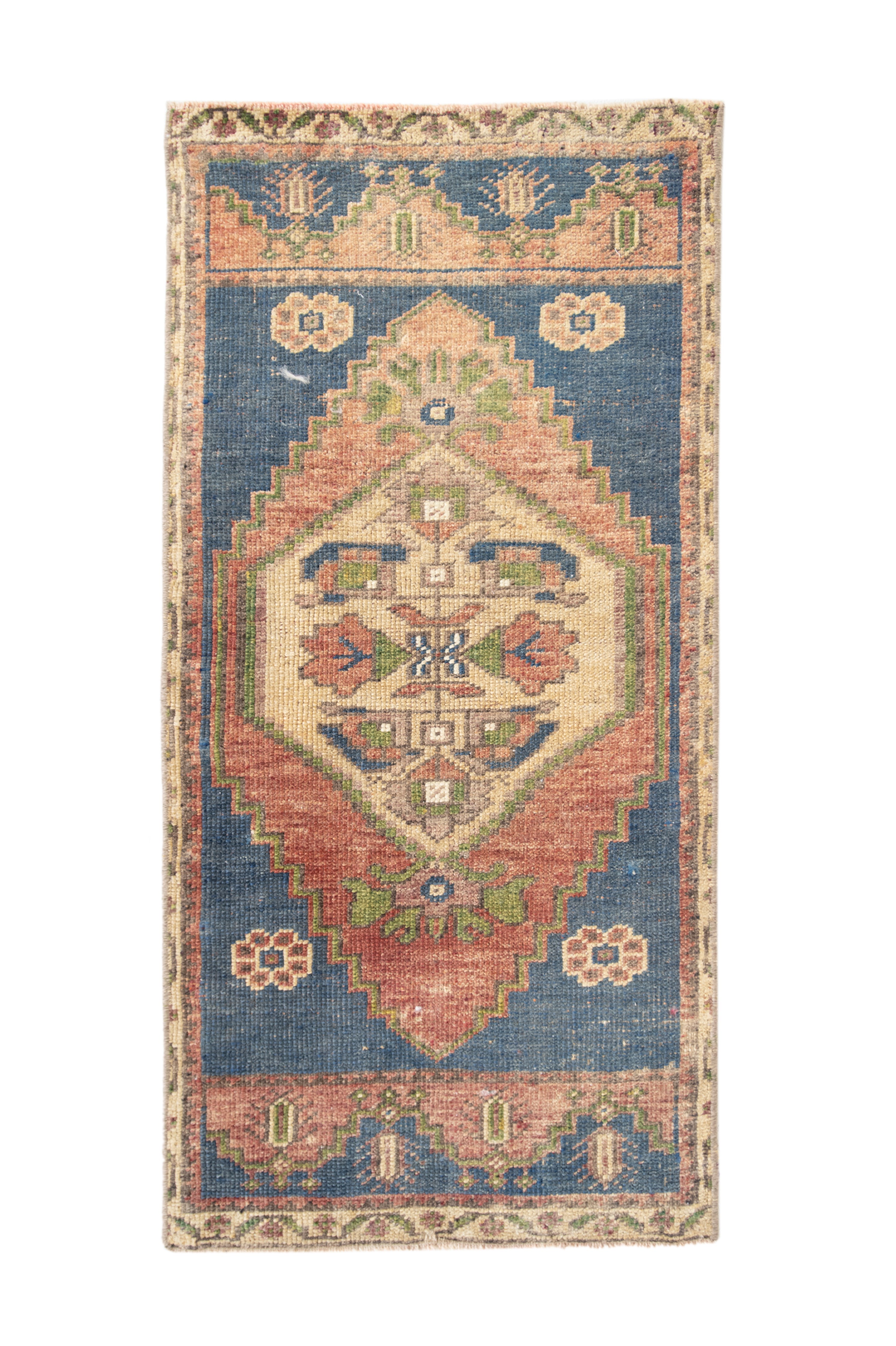 No. 2282 | 1'8 x 3'4