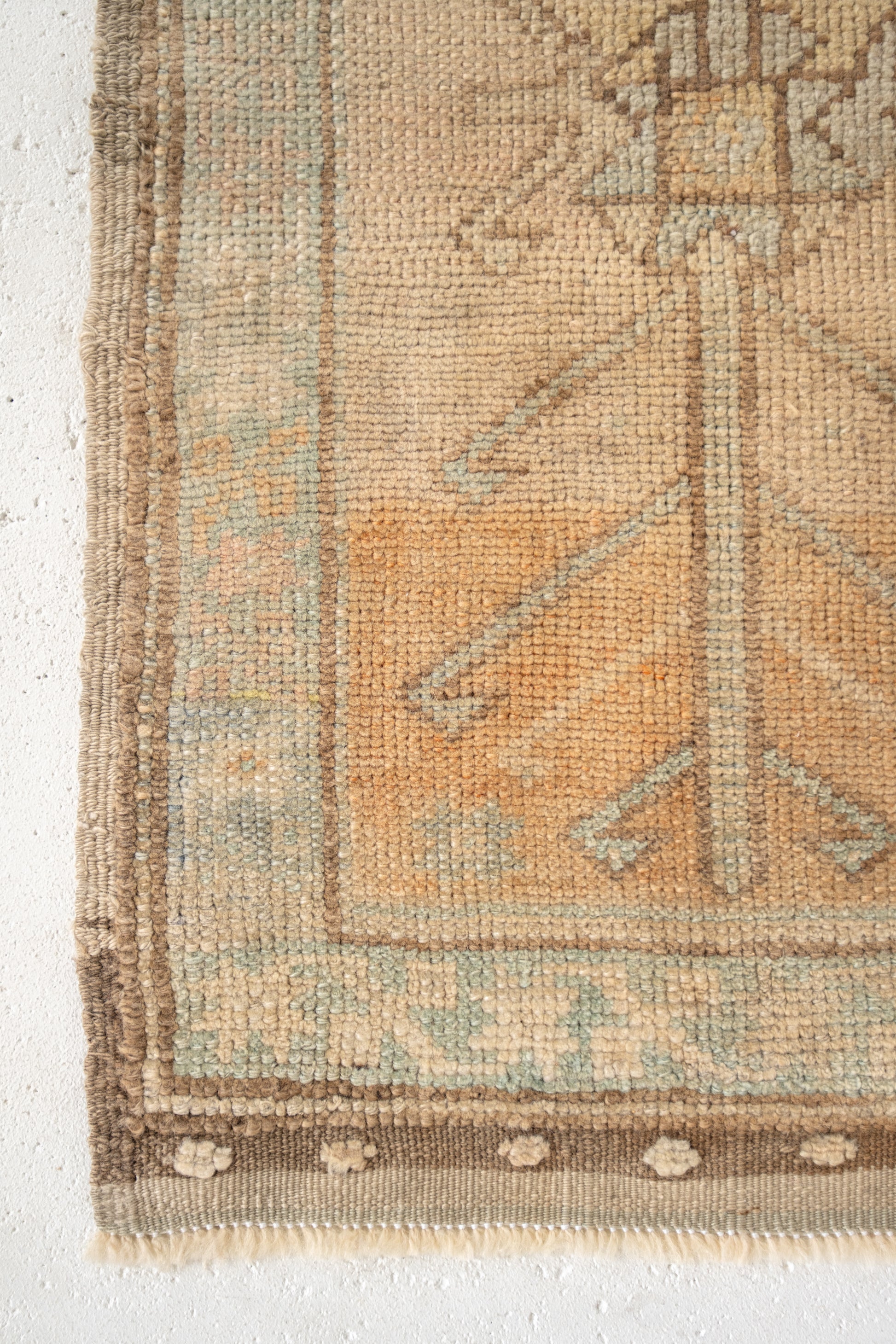 No. 2284 | 1'10 x 3'2