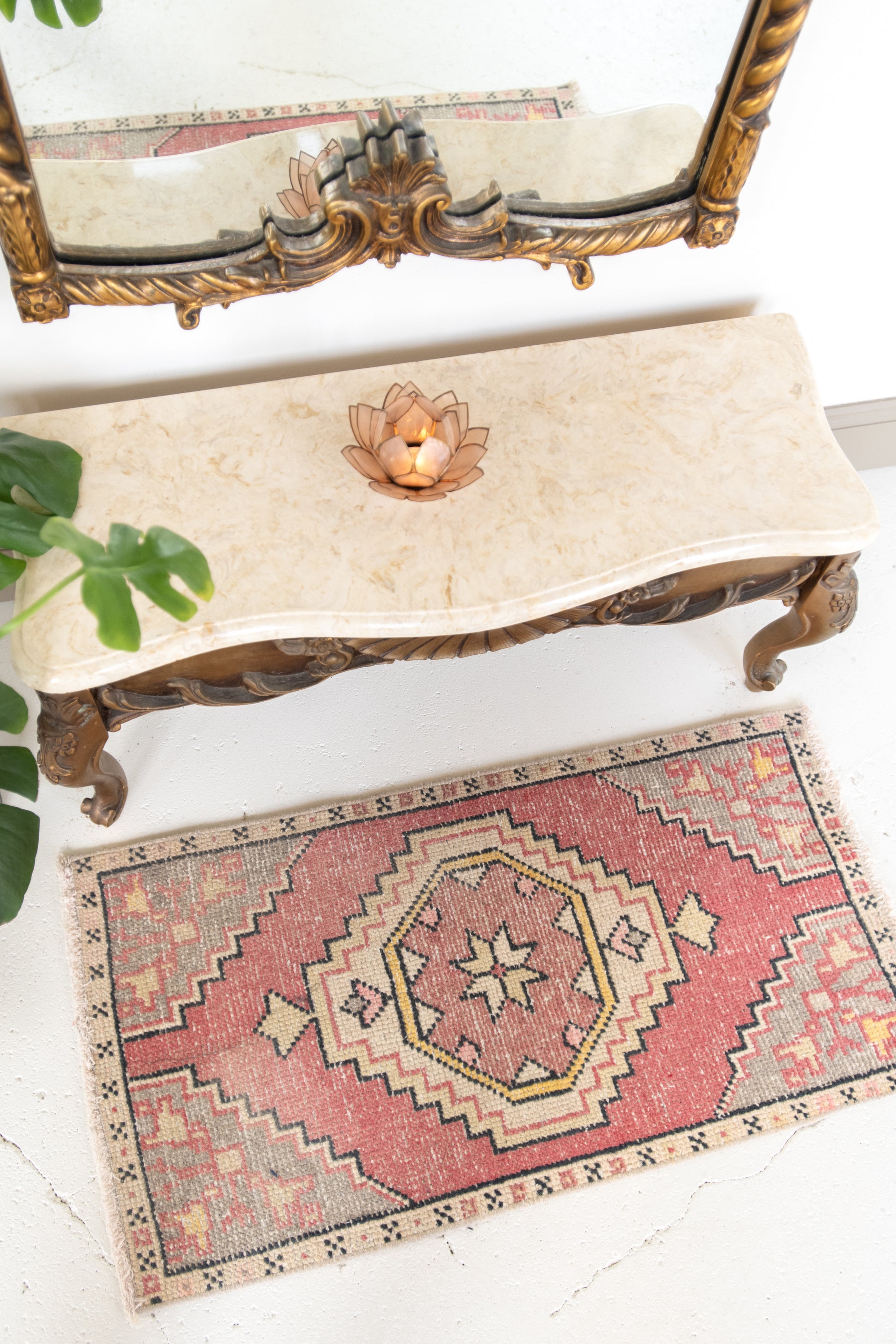 No. 2287 | 1'6 x 2'11