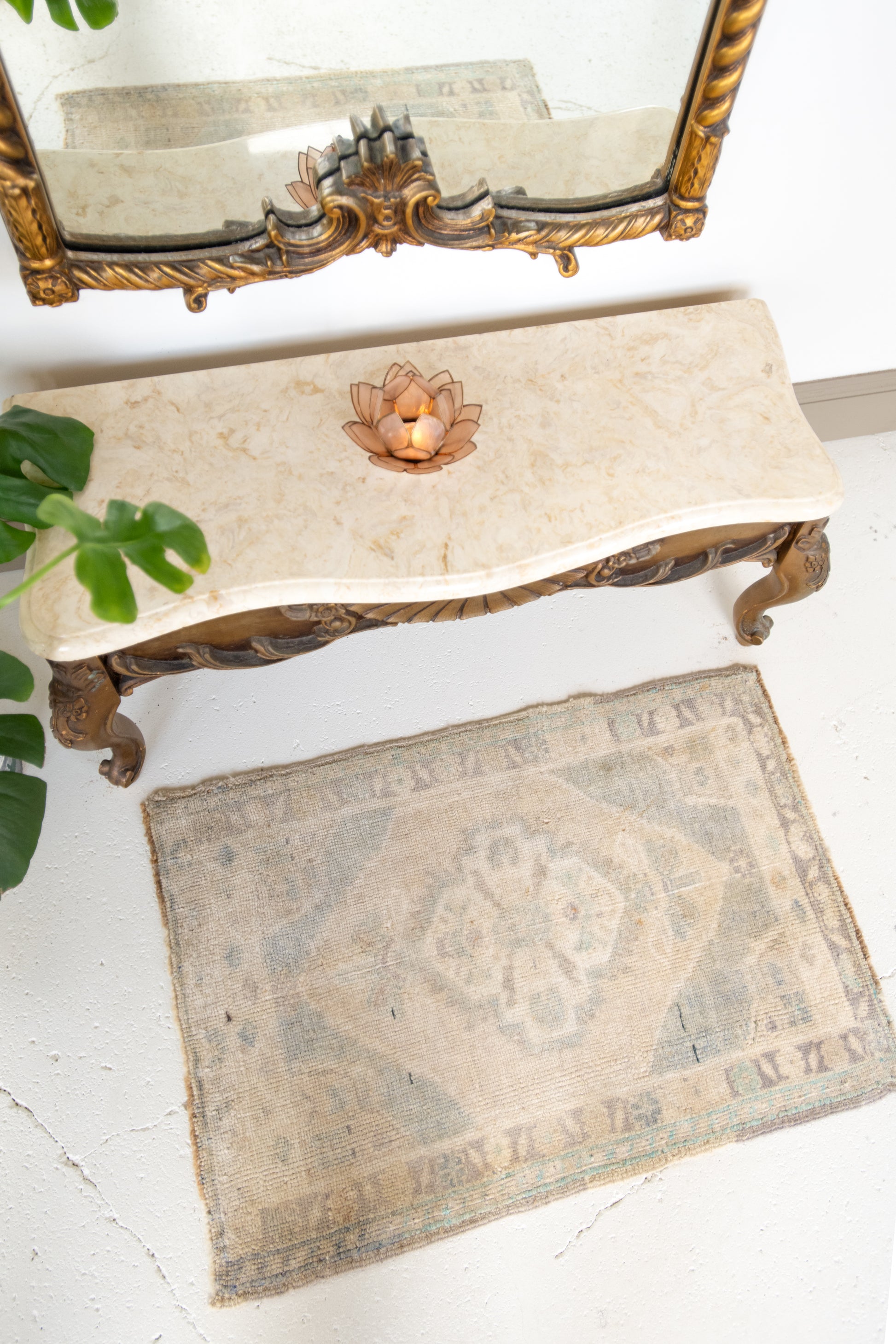 No. 2289 | 1'9 x 2'6