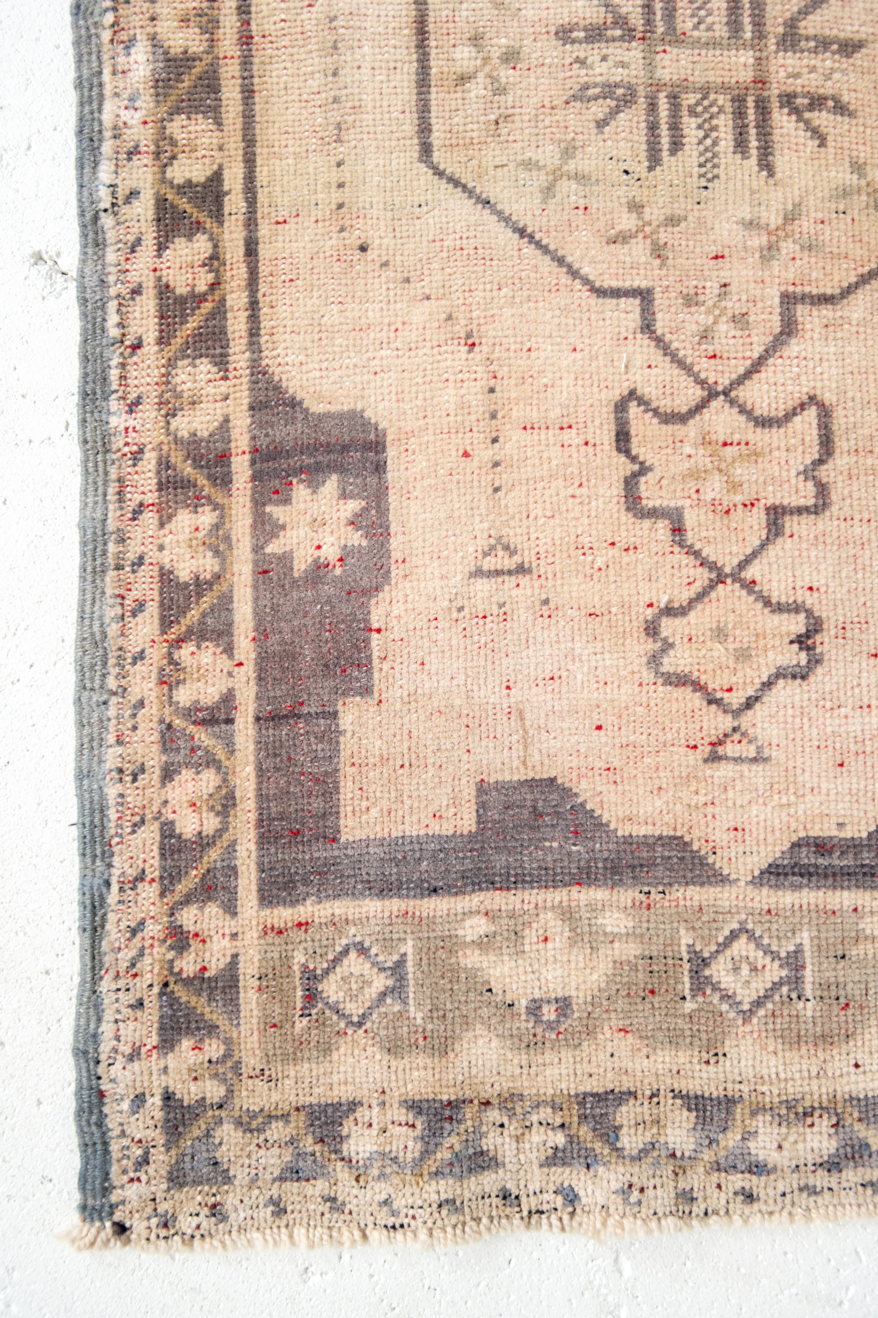 No. 2290 | 1'9 x 3'1