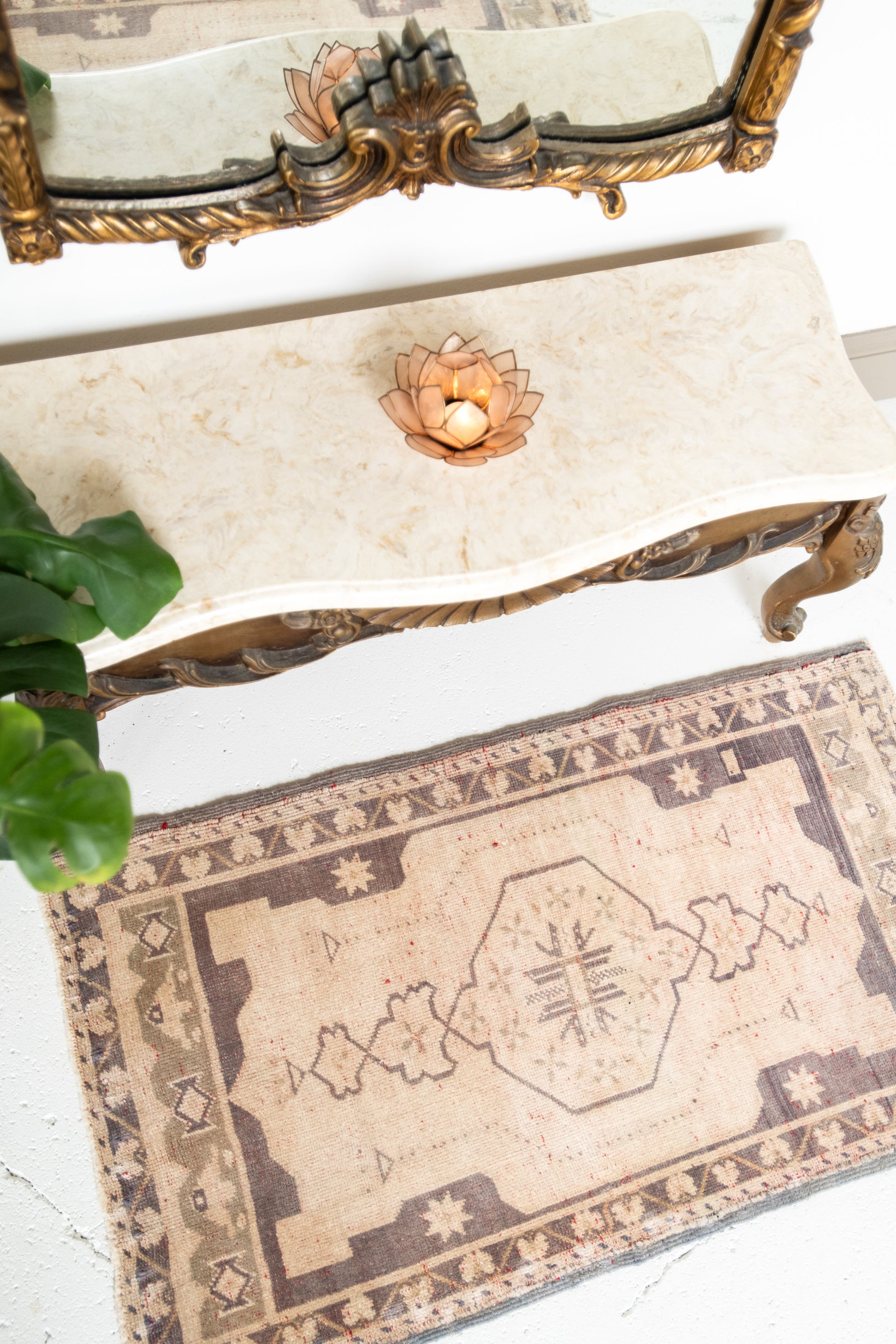 No. 2290 | 1'9 x 3'1