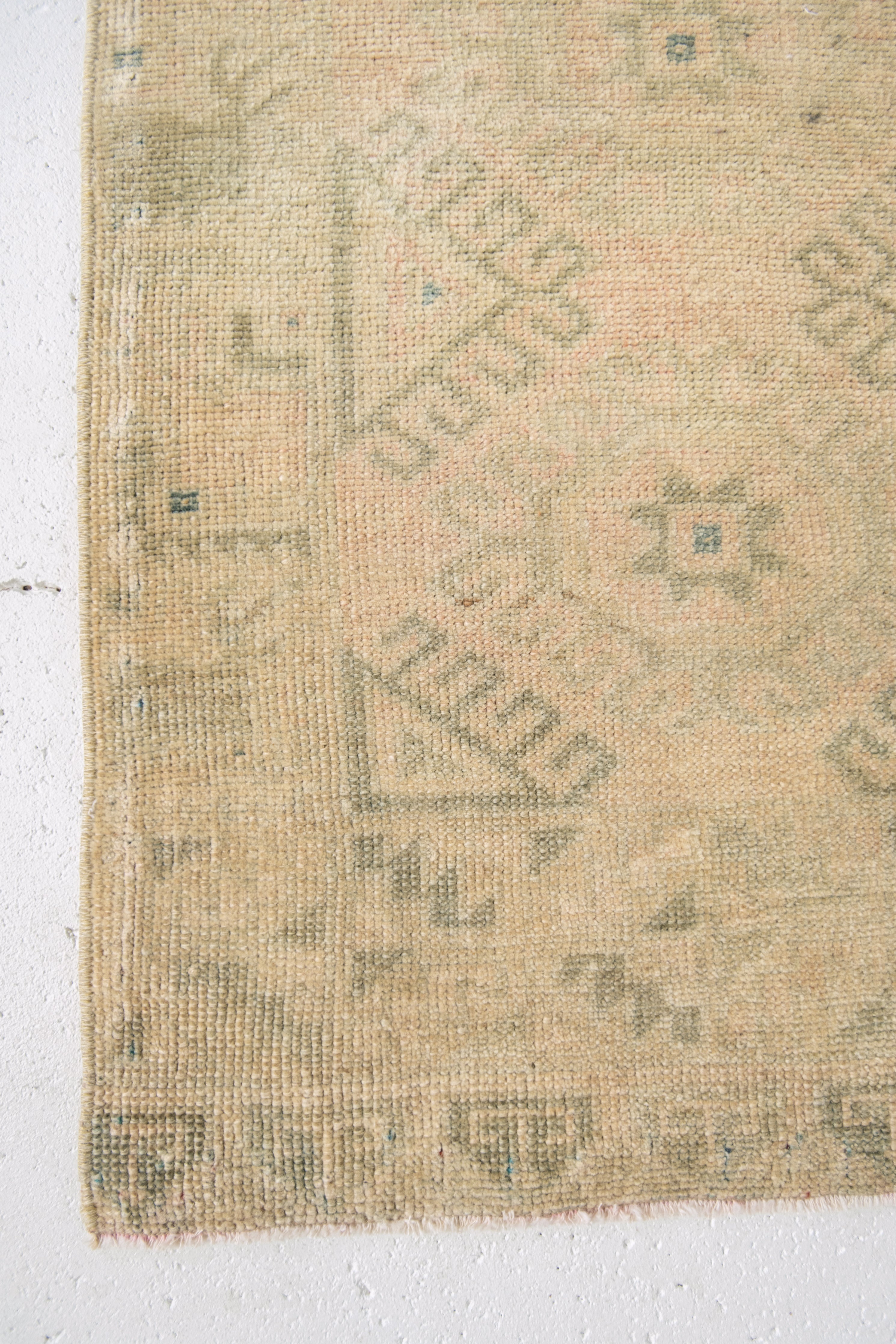 No. 2291 | 1'10 x 2'7