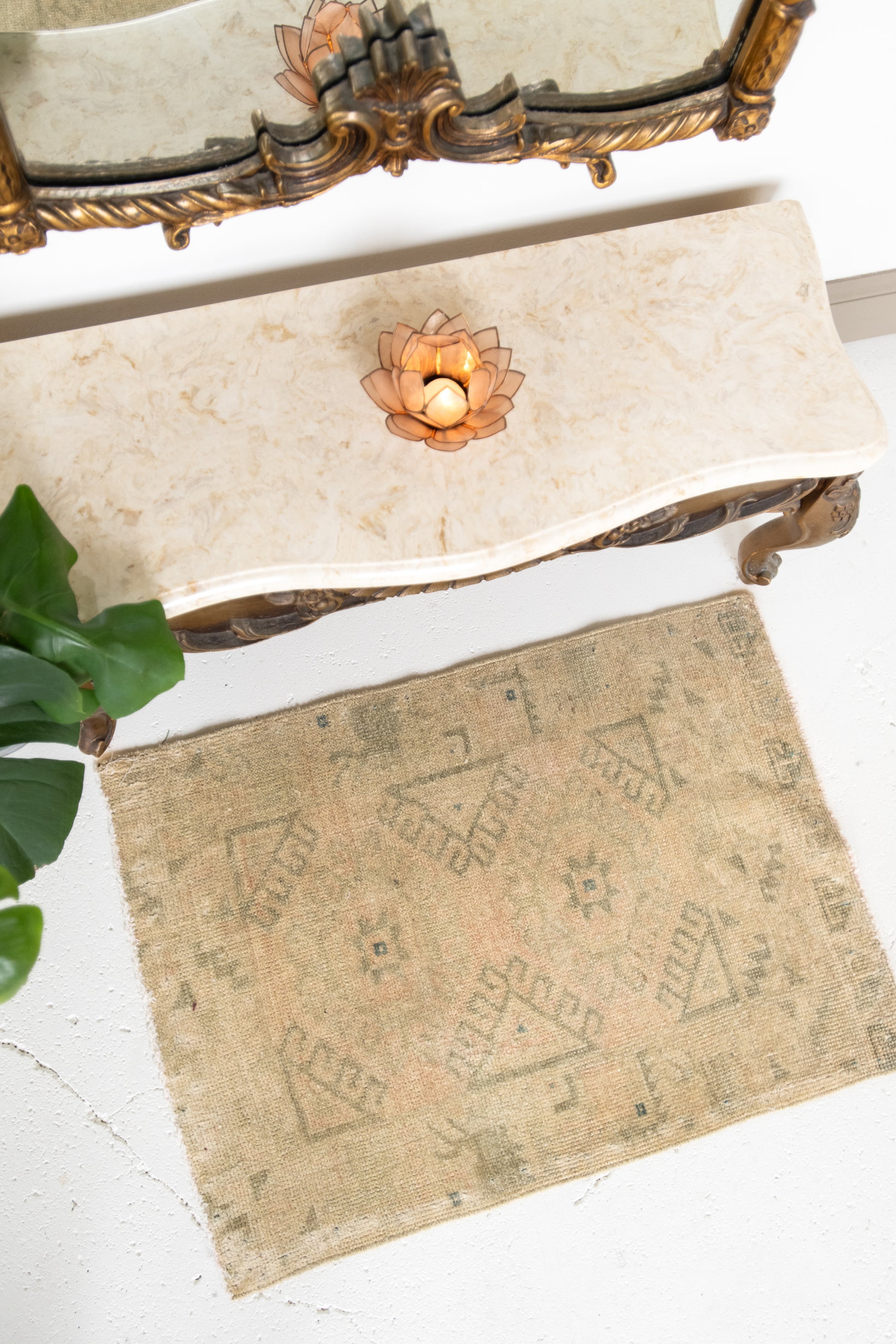 No. 2291 | 1'10 x 2'7