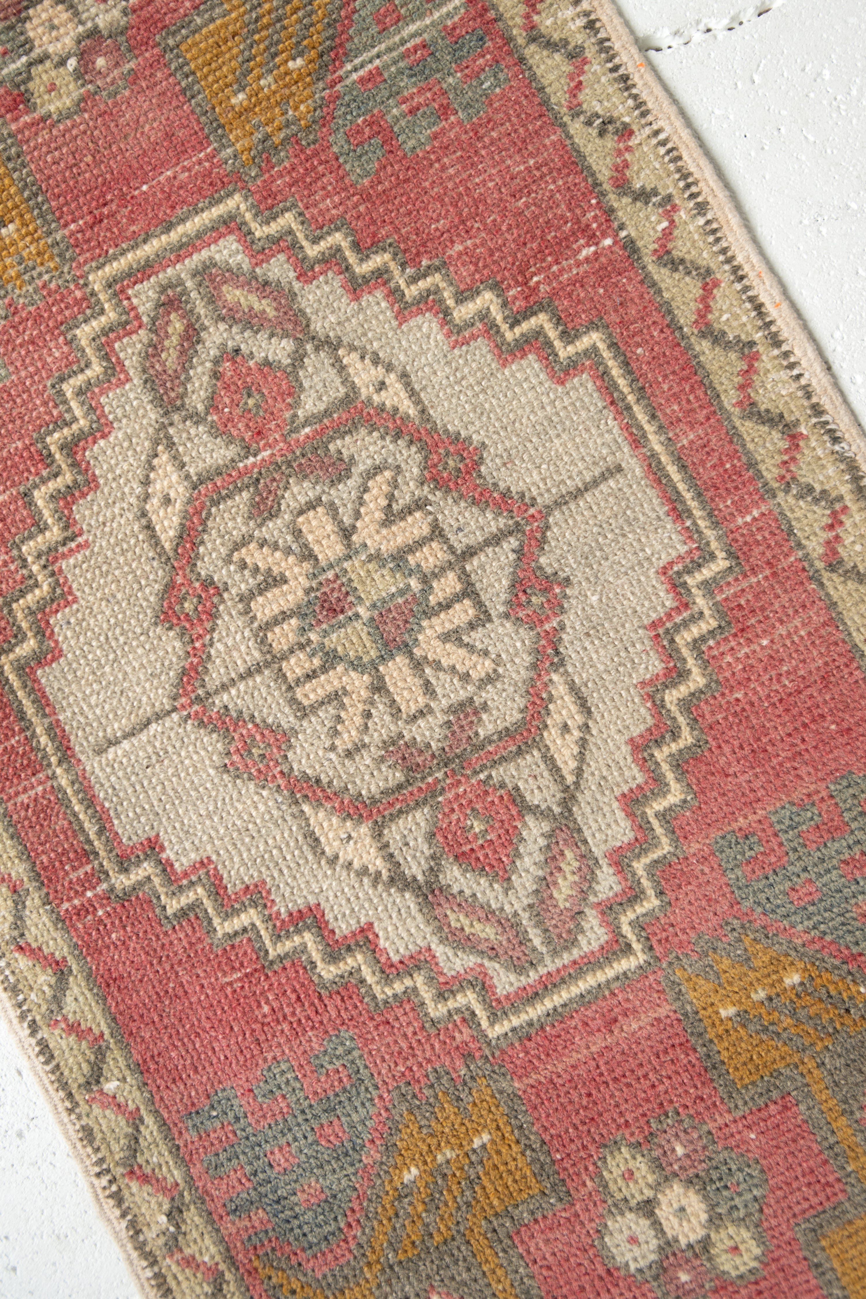 No. 2295 | 1'8 x 3'2