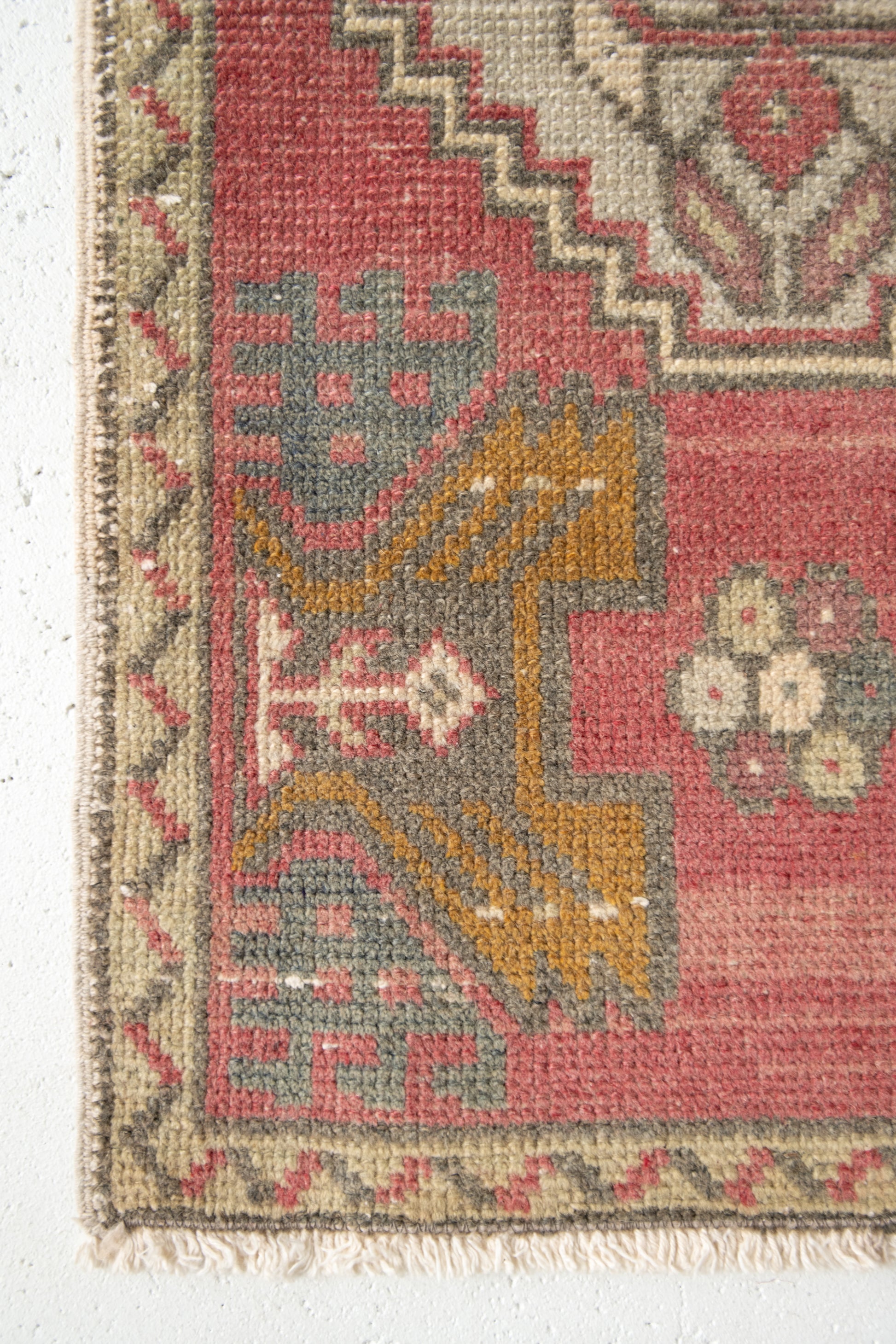 No. 2295 | 1'8 x 3'2