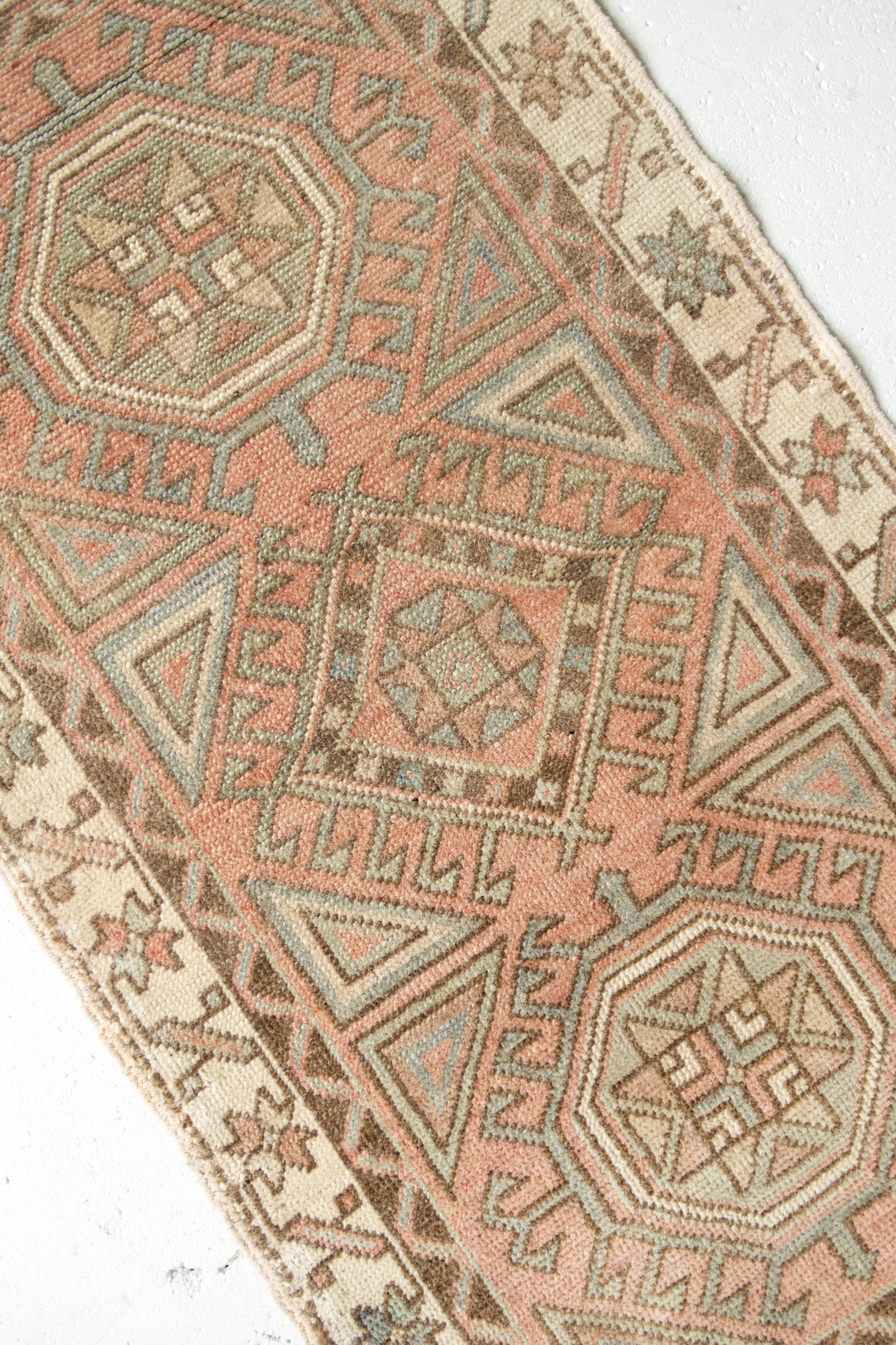 No. 2306 | 1'11 x 4'1