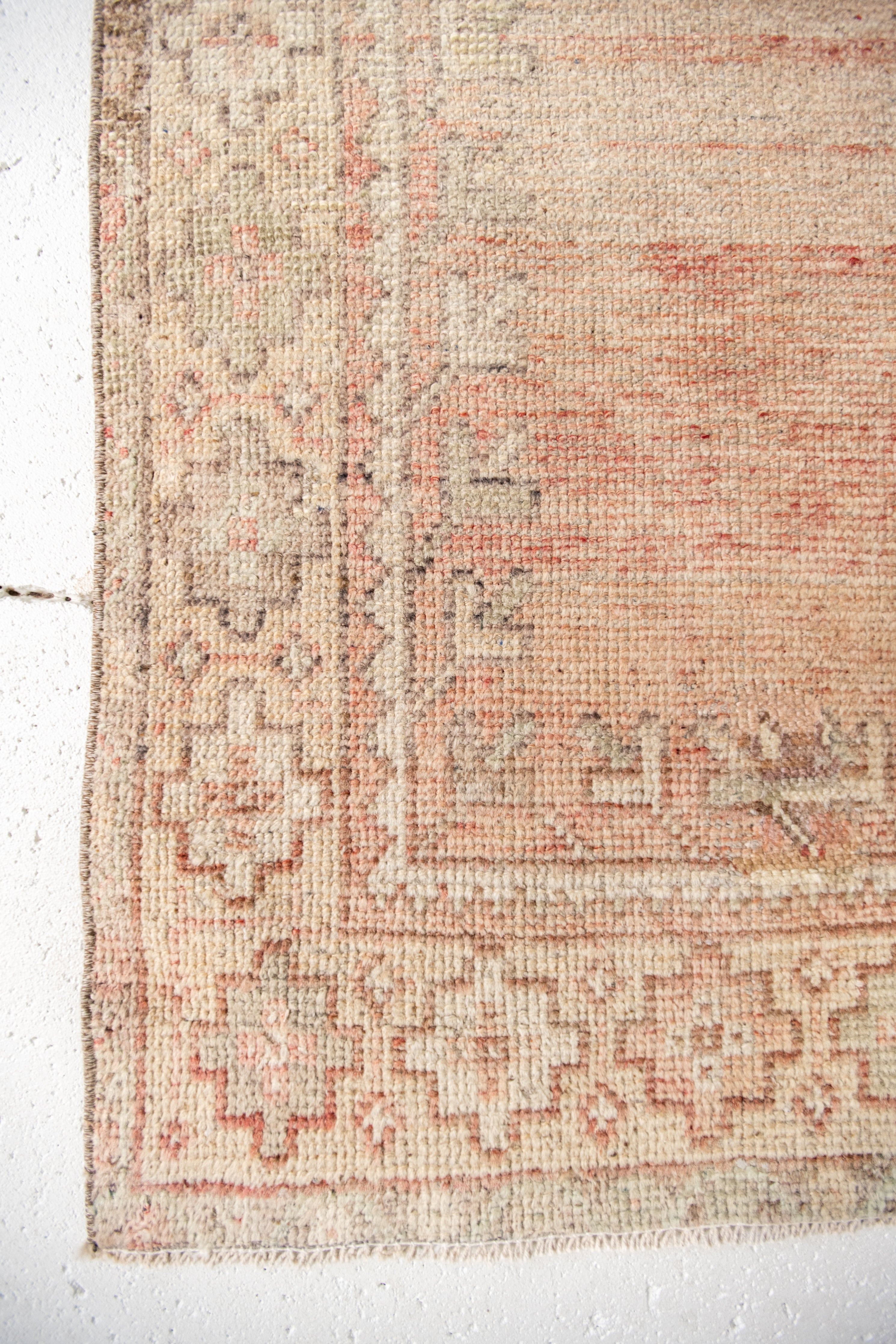 No. 2307 | 2'1 x 3'8