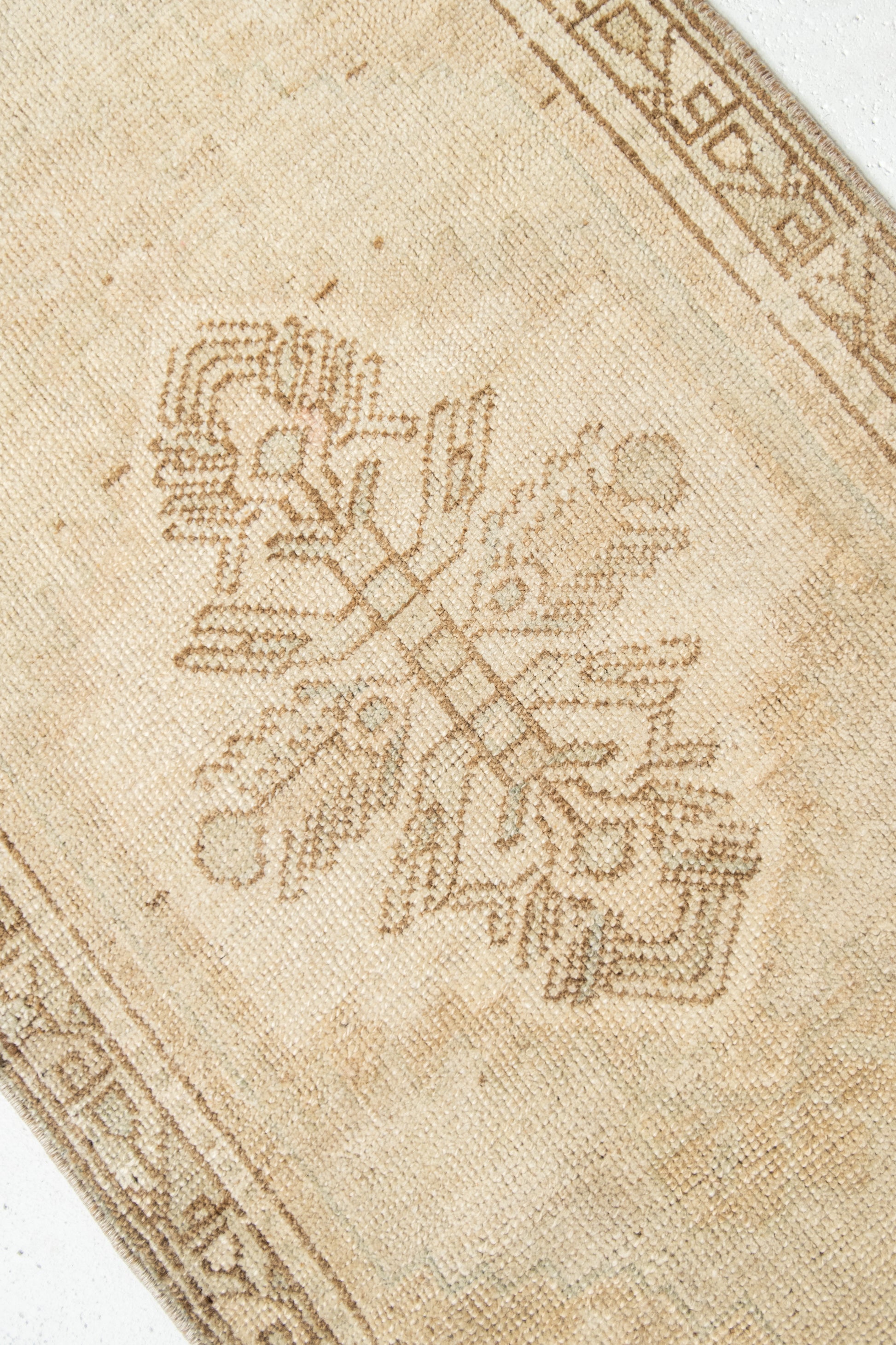 No. 2315 | 1'11 x 3'9