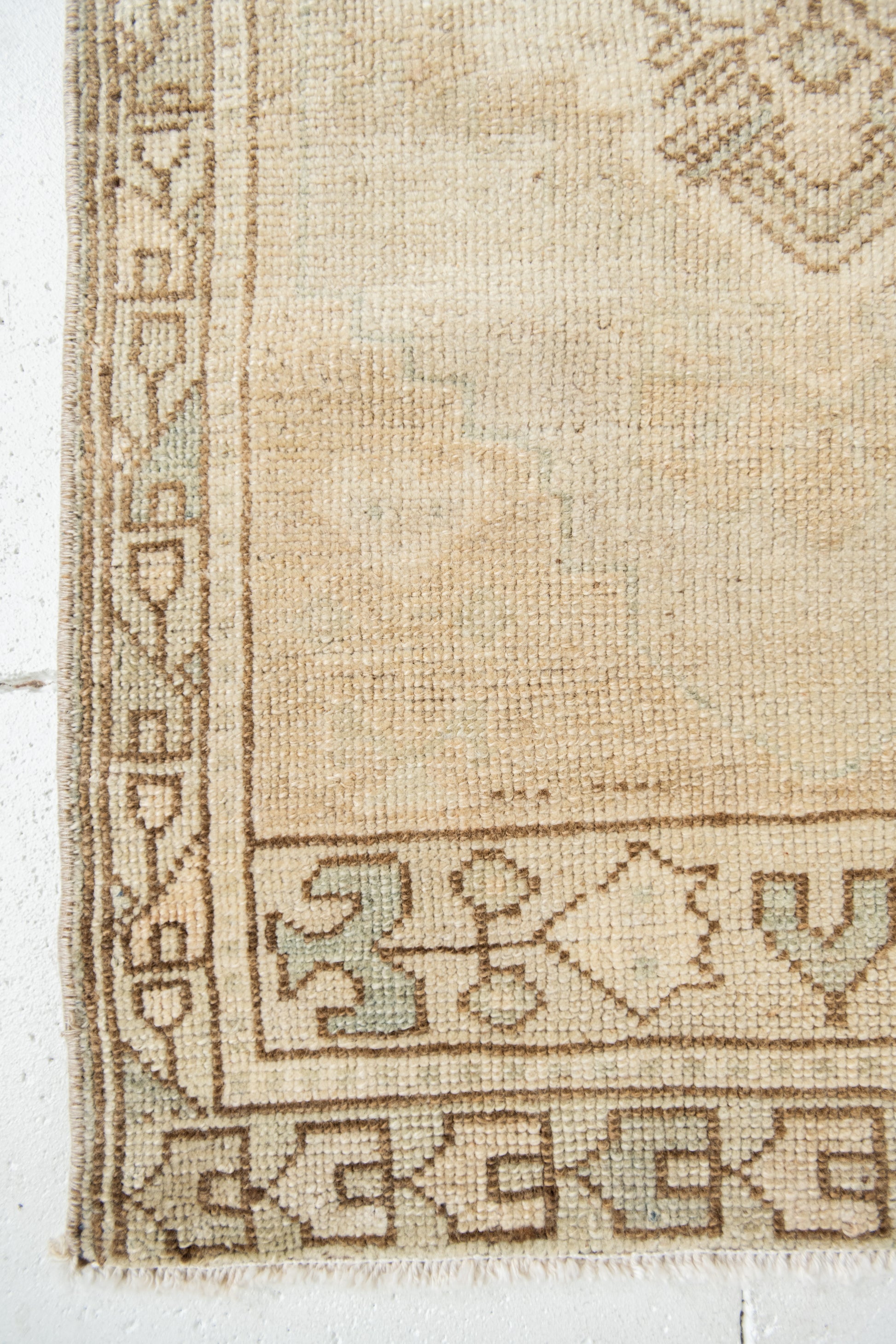 No. 2315 | 1'11 x 3'9