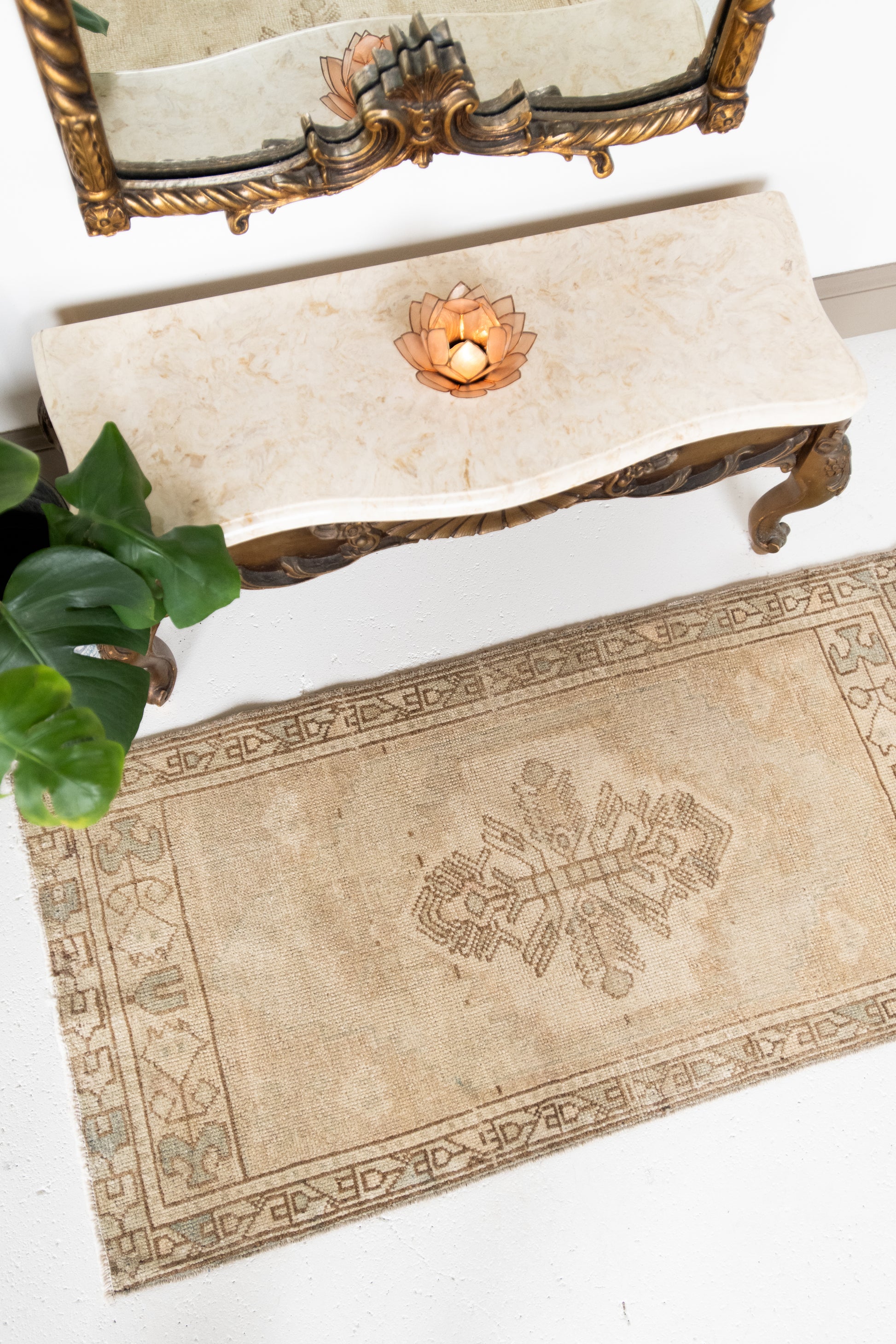 No. 2315 | 1'11 x 3'9