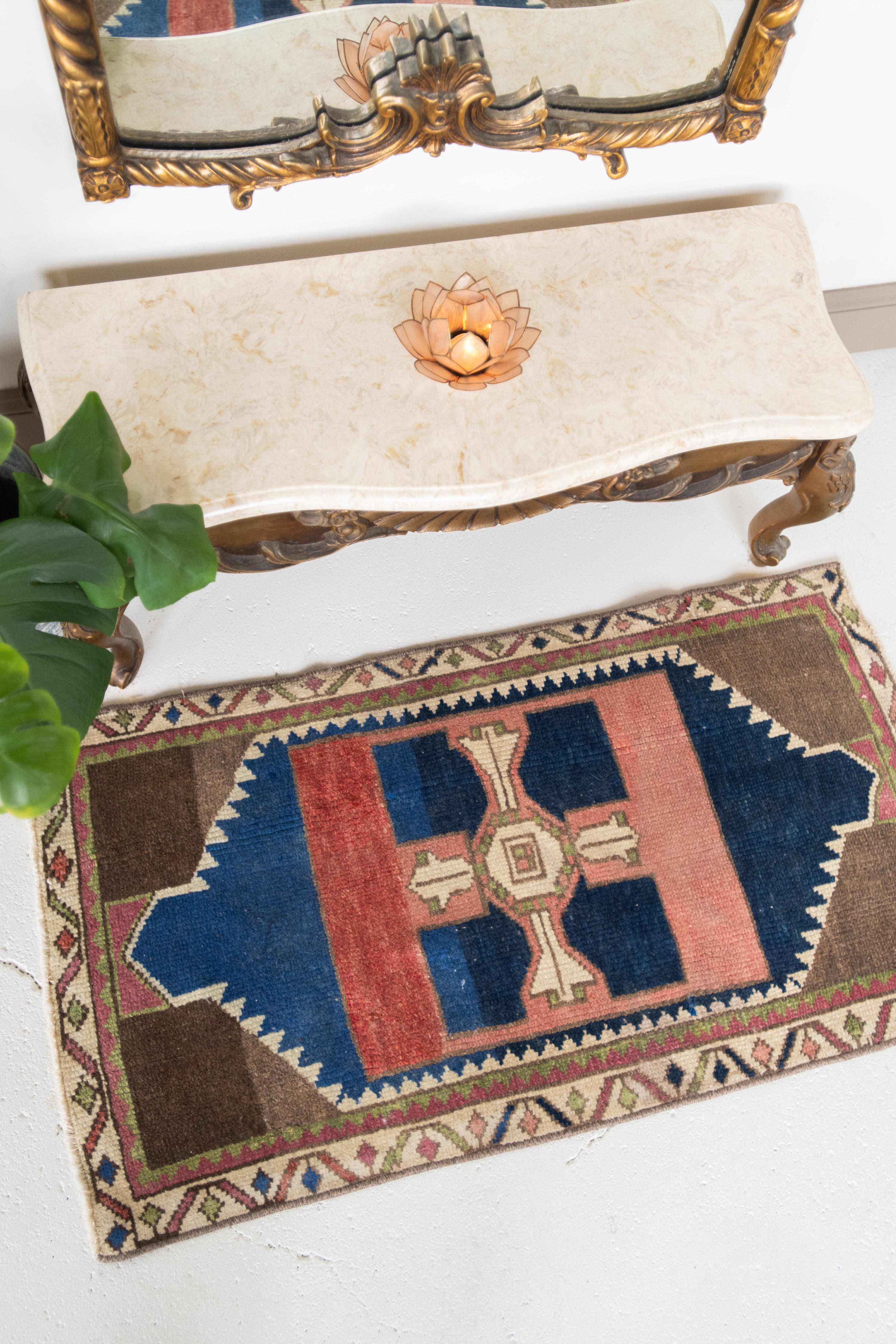 No. 2318 | 1'10 x 3'4