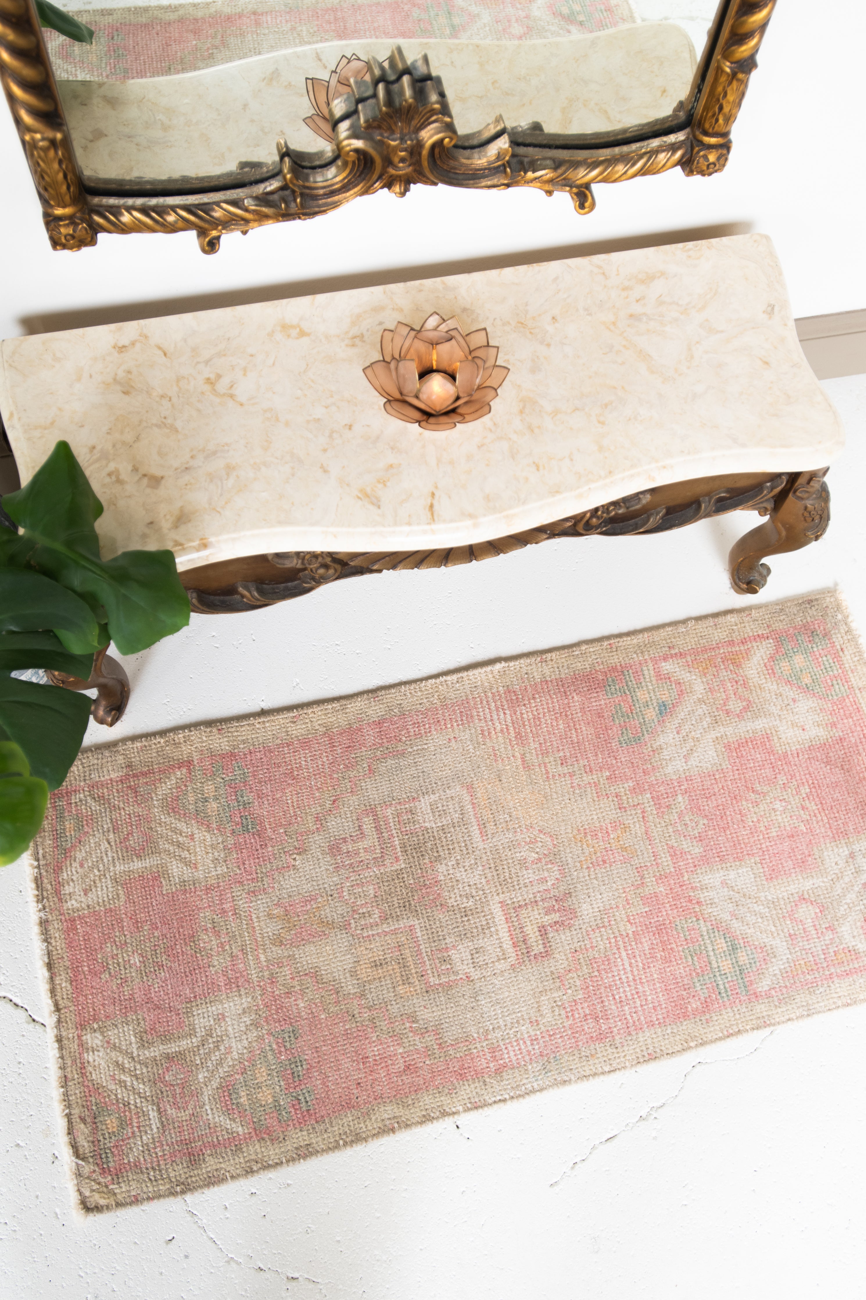 No. 2320 | 1'7 x 3'4