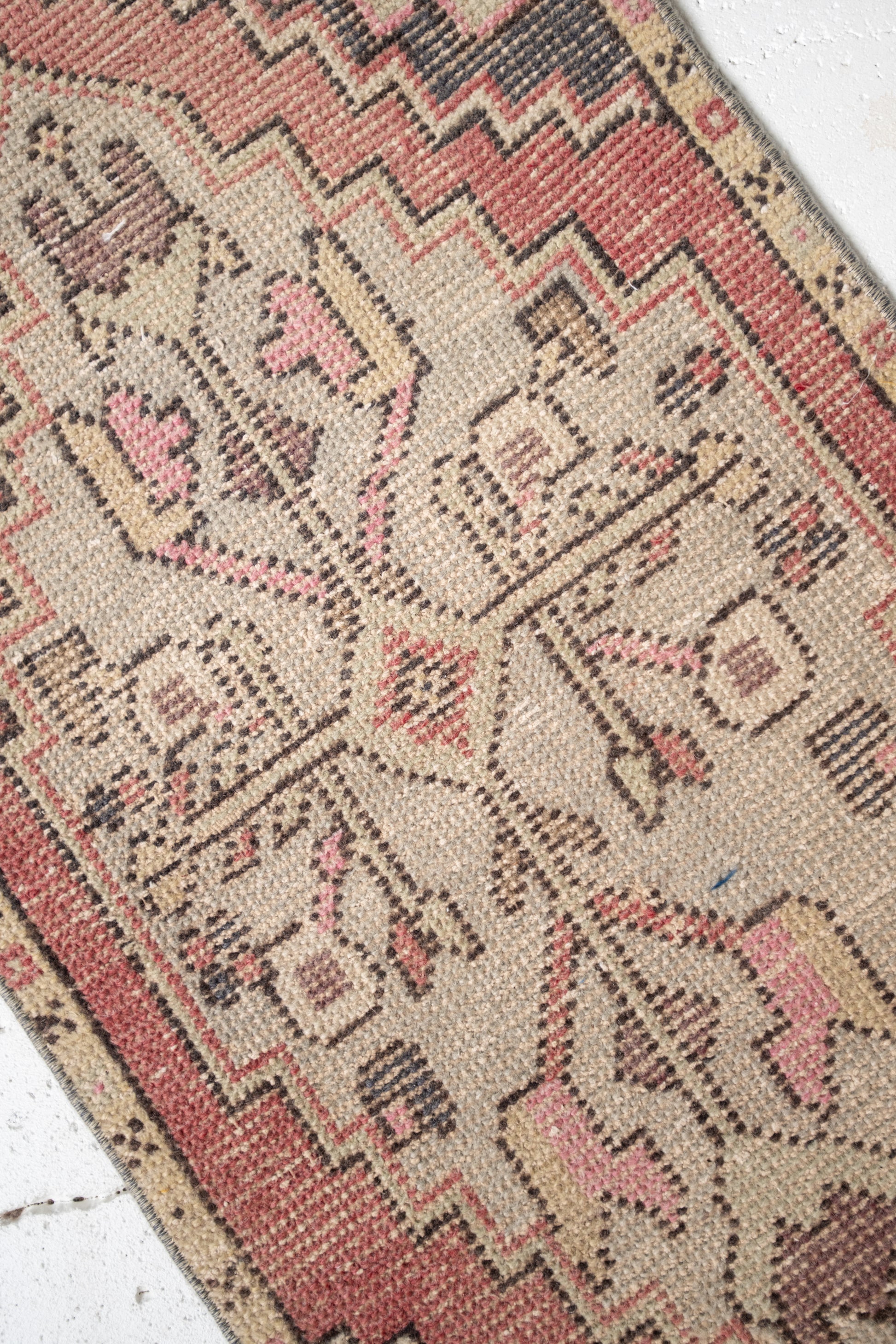 No. 2322 | 1'10 x 3'6