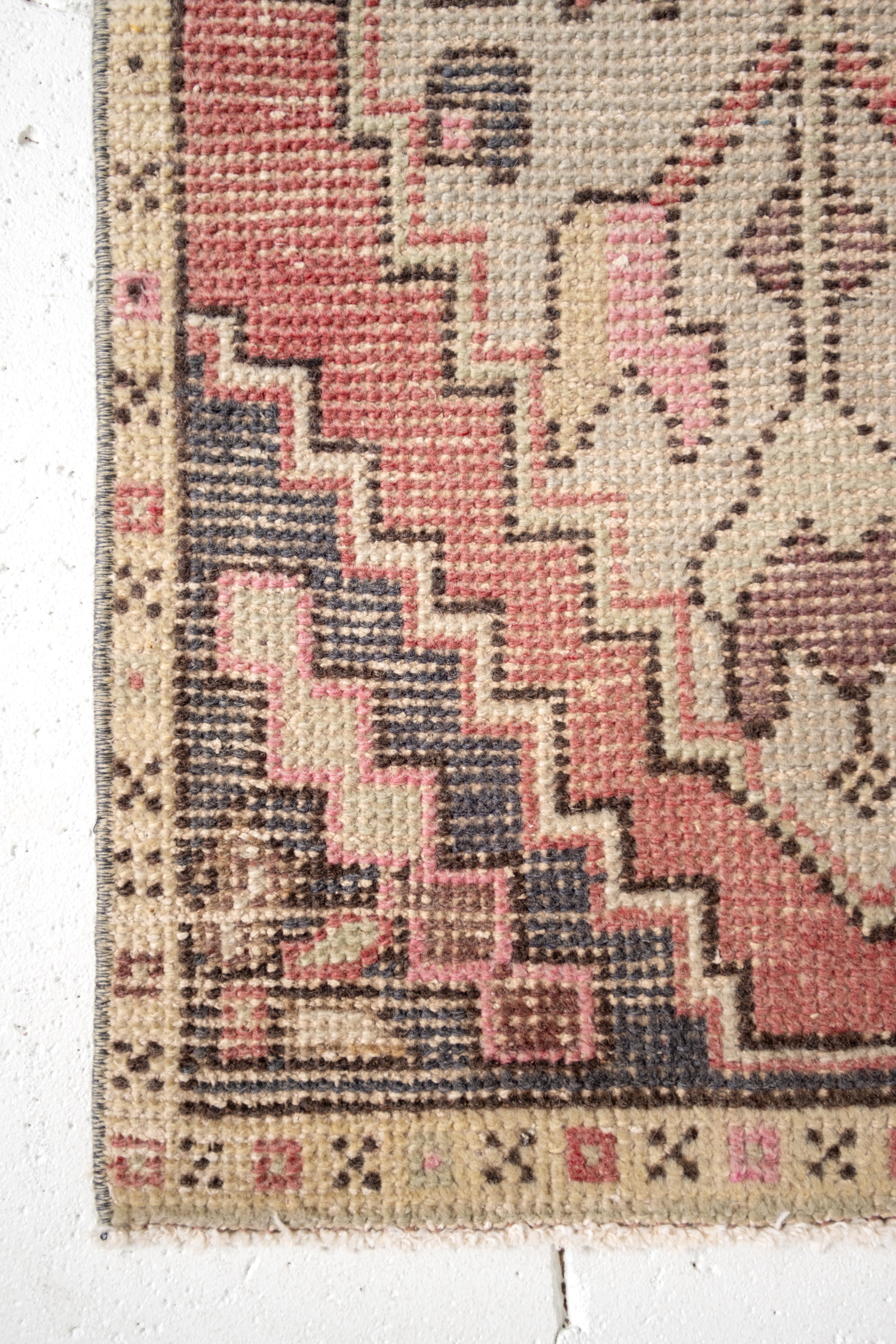 No. 2322 | 1'10 x 3'6