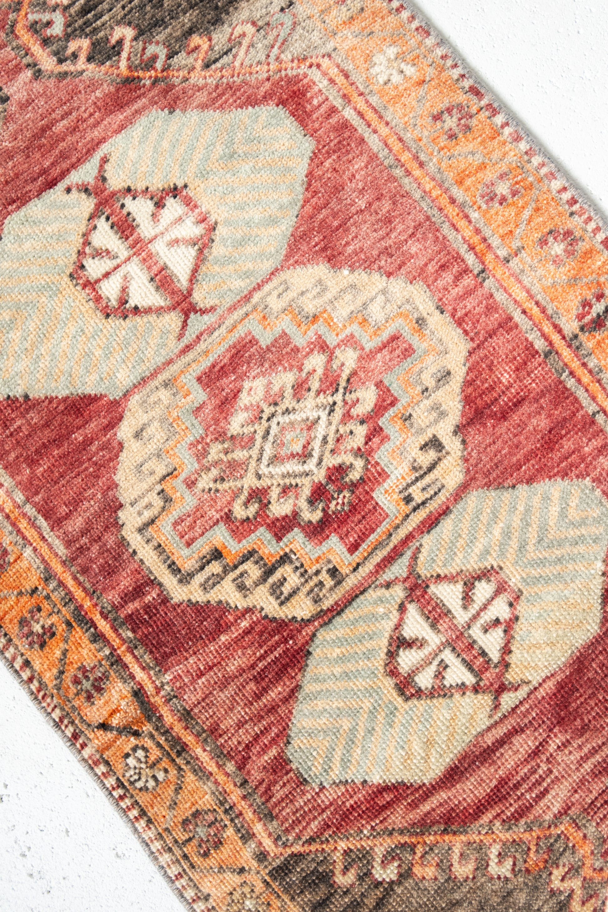 No. 2326 | 1'11 x 3'5