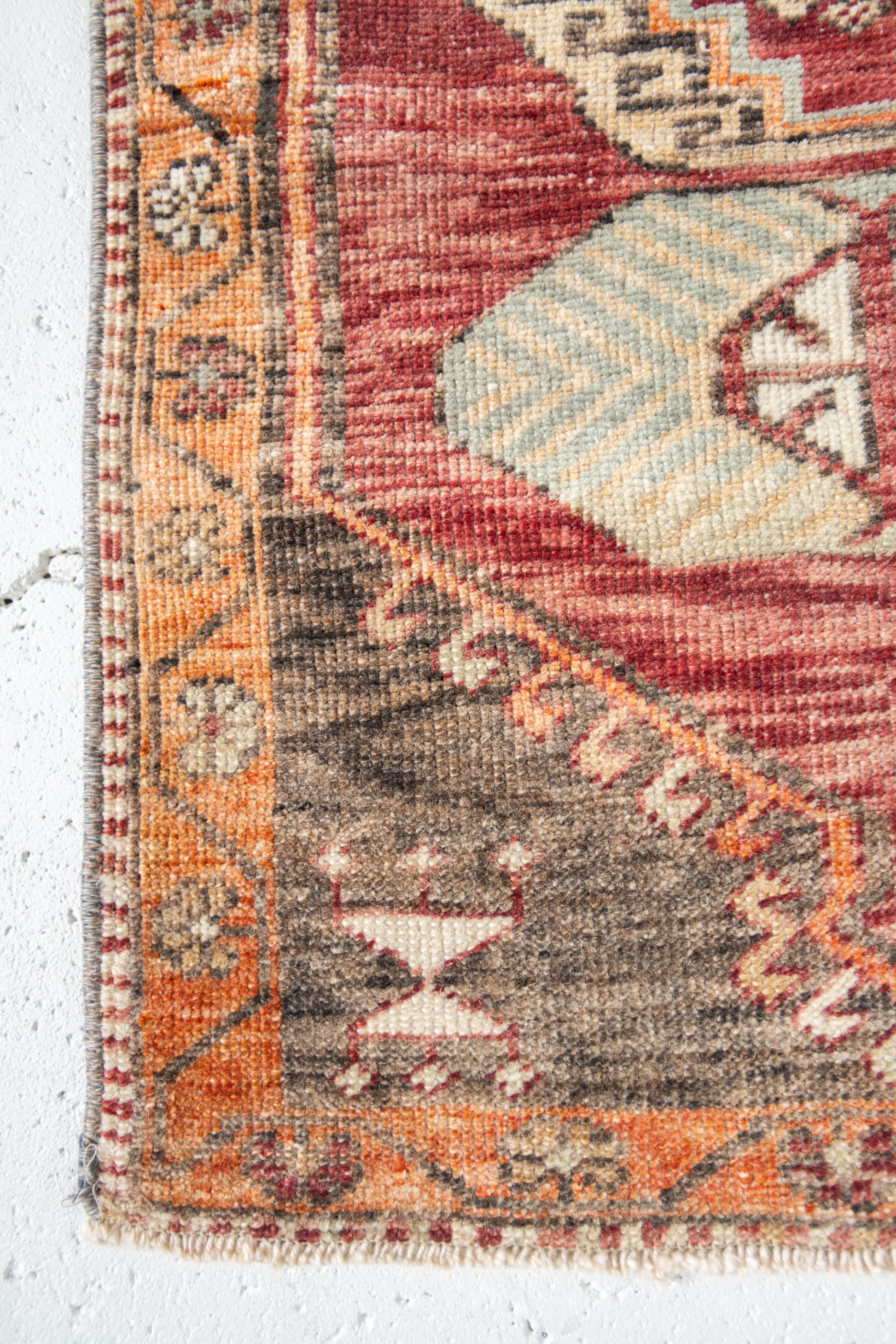 No. 2326 | 1'11 x 3'5