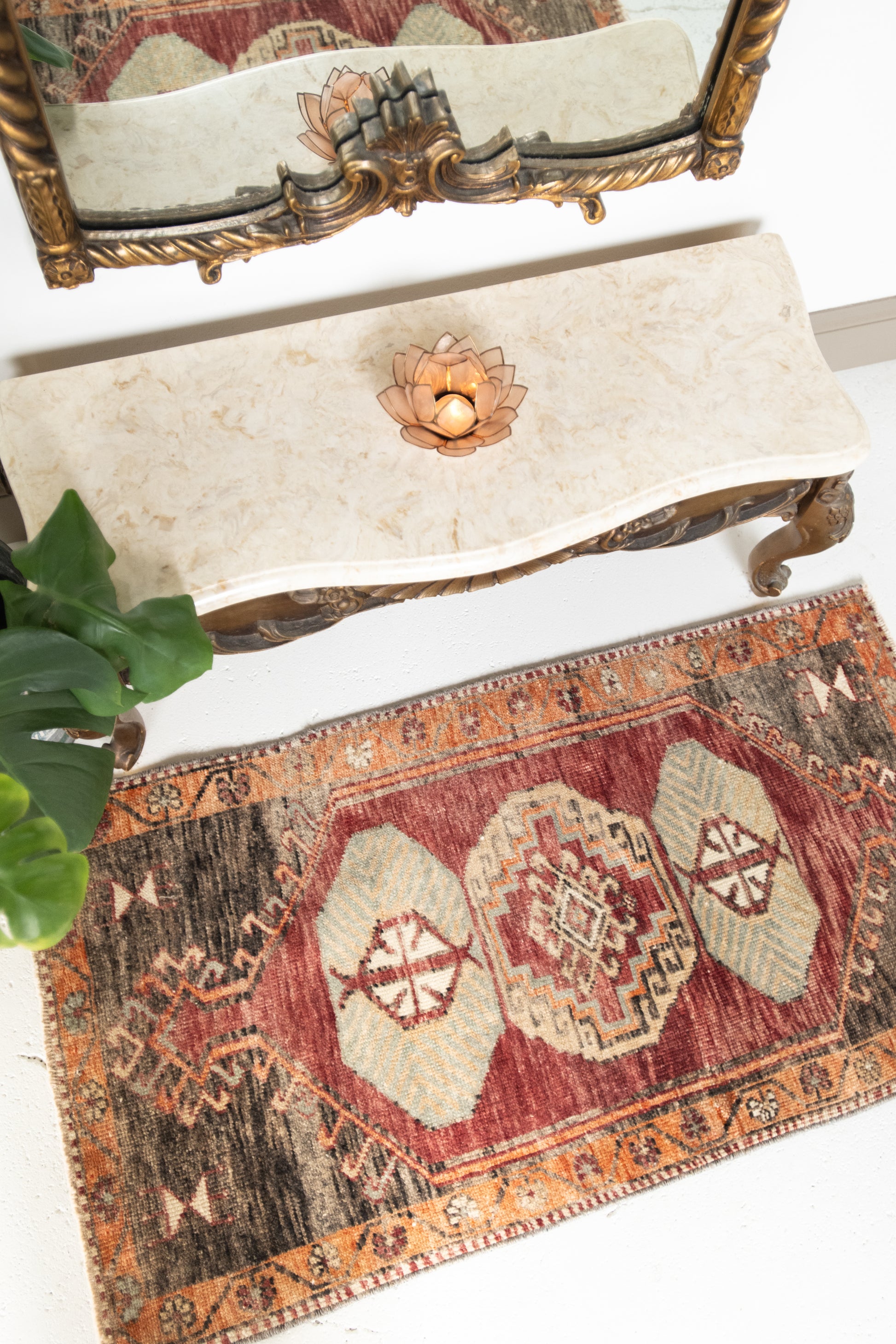 No. 2326 | 1'11 x 3'5