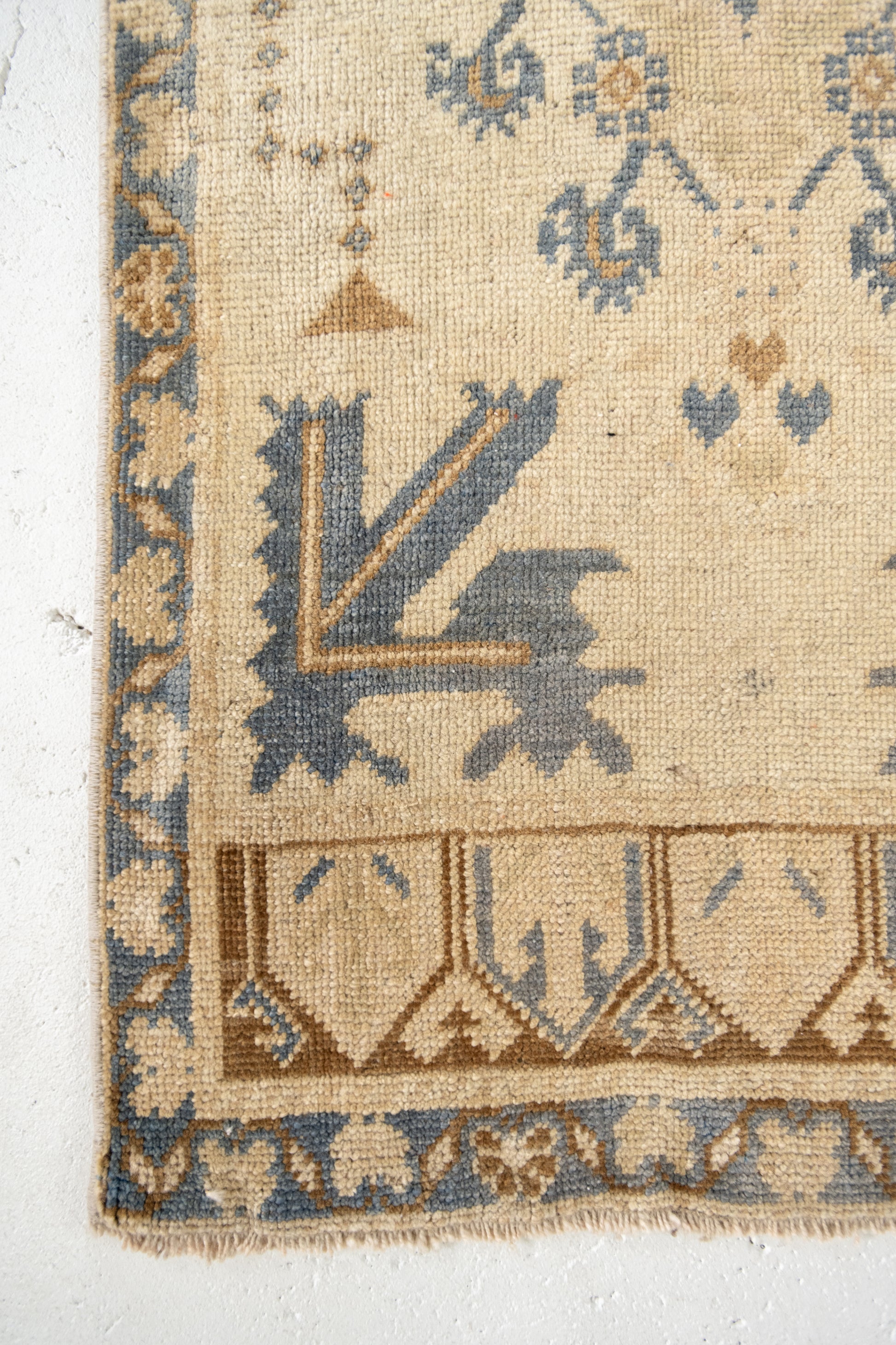 No. 2327 | 1'10 x 4'3