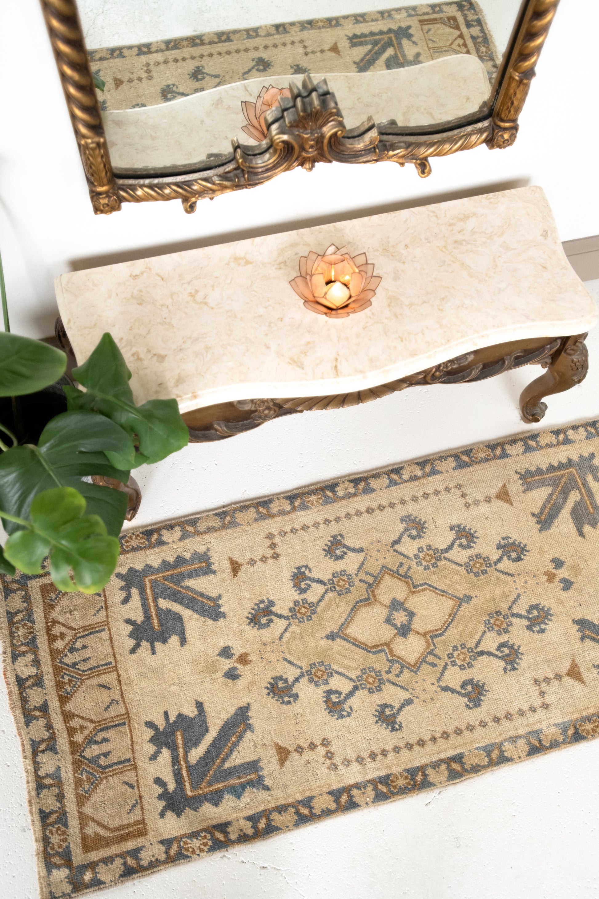 No. 2327 | 1'10 x 4'3