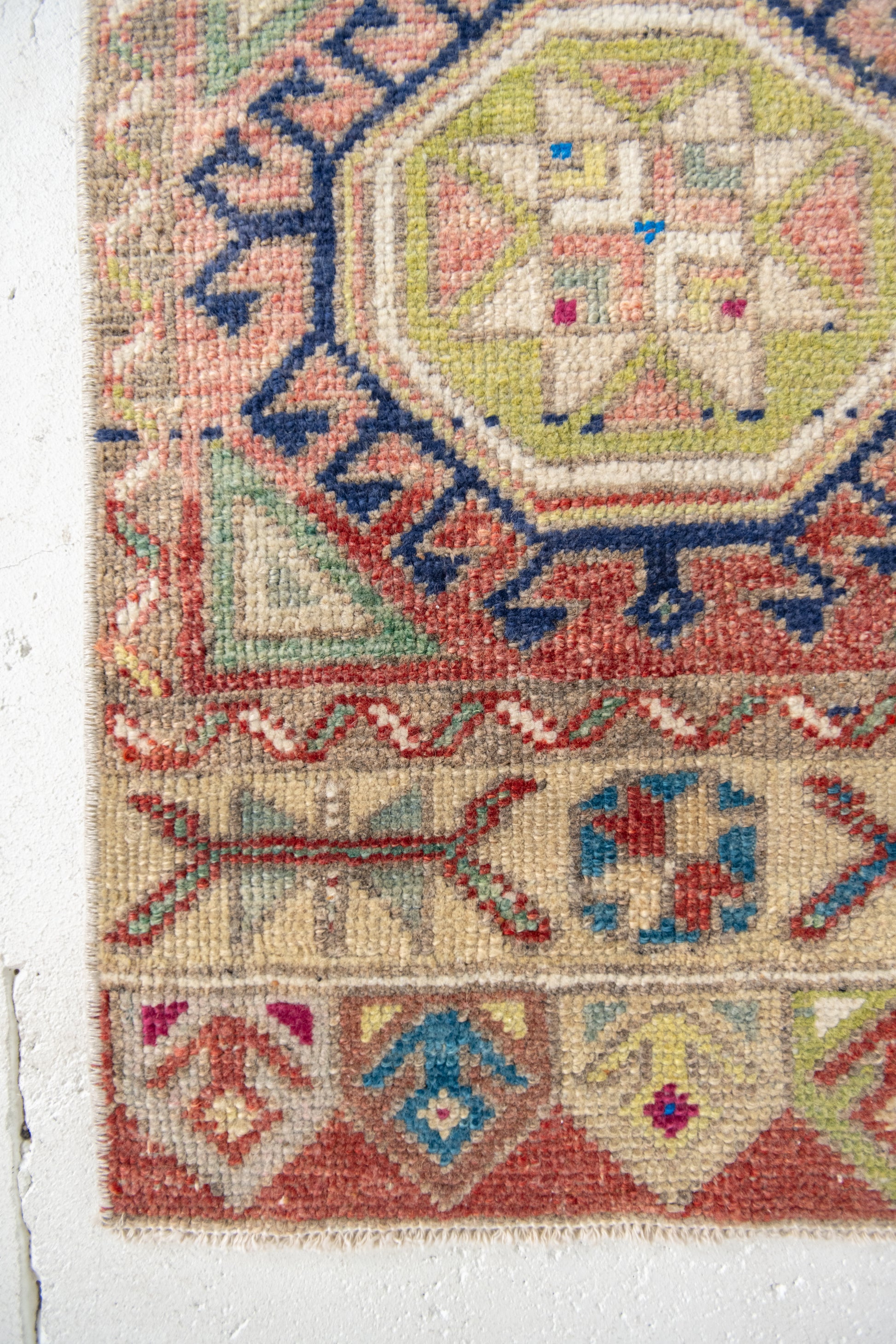 No. 2328 | 1'5 x 4'6