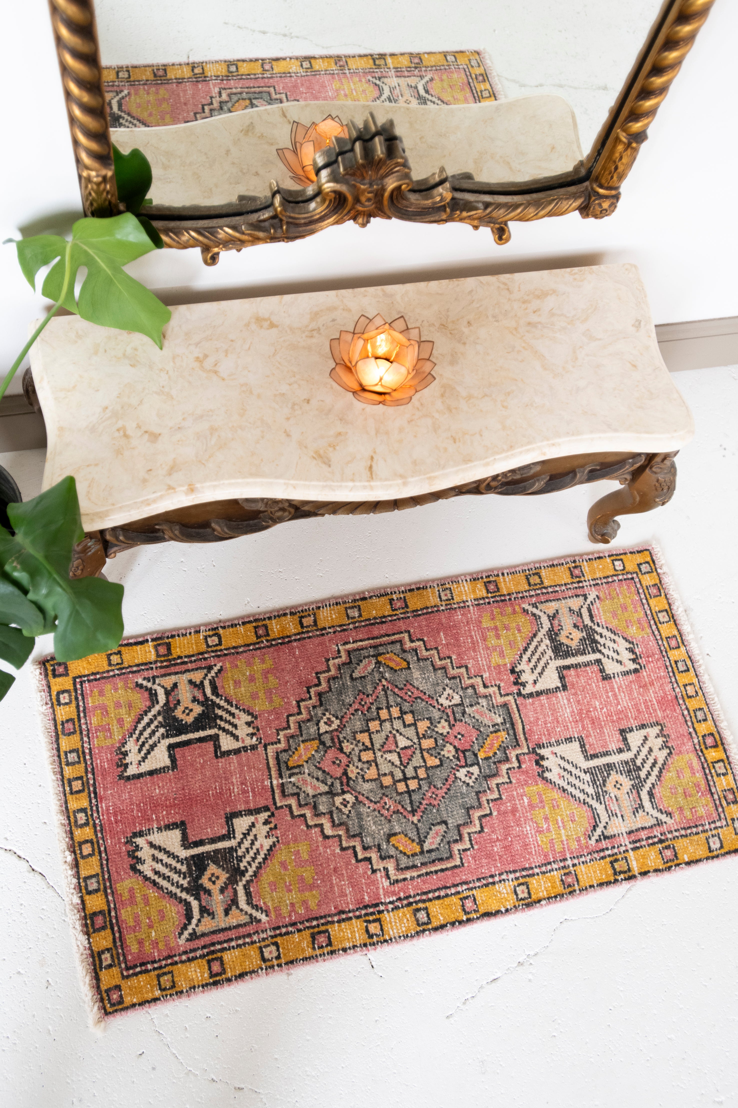 No. 2330 | 1'7 x 3'2