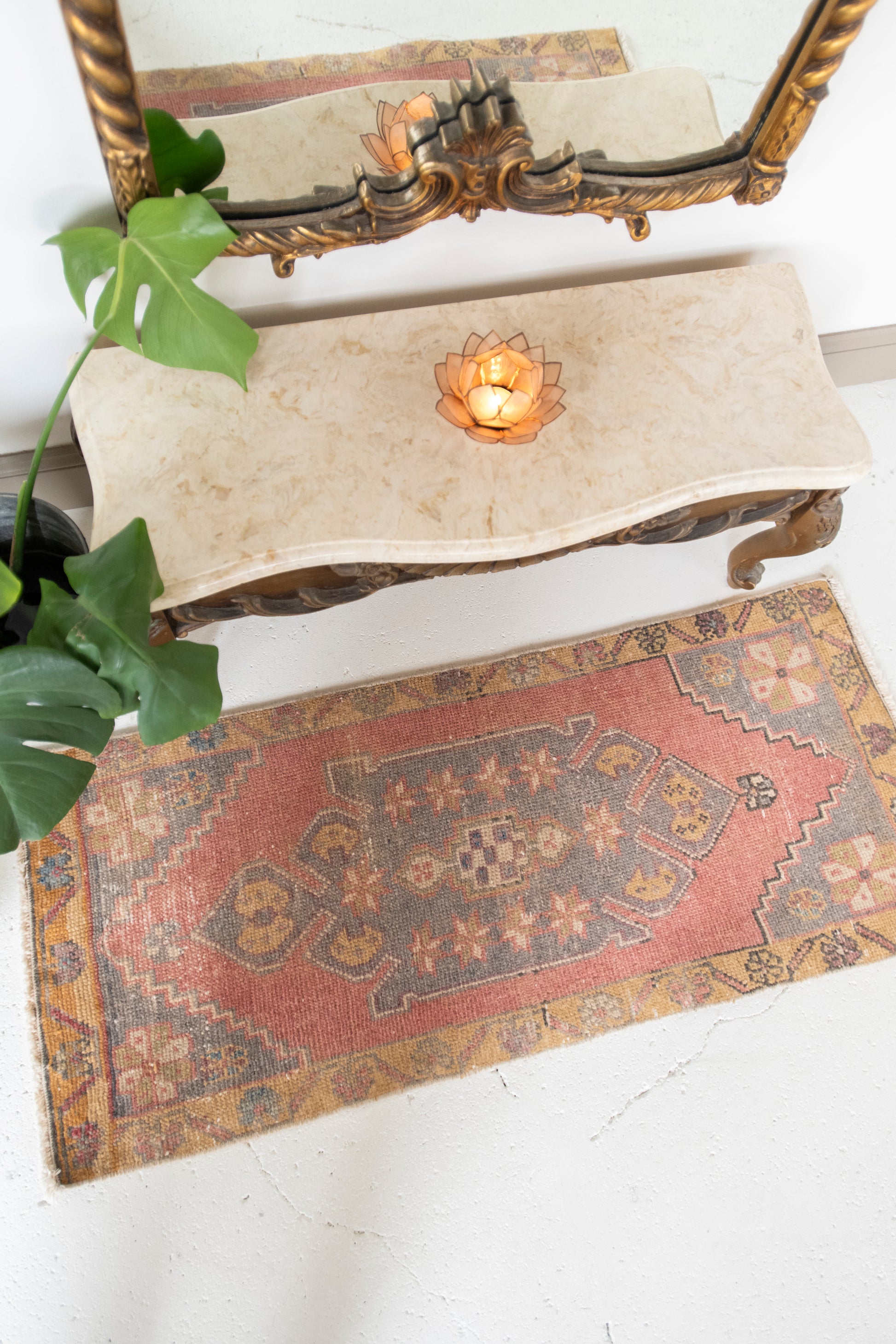 No. 2332 | 1'7 x 3'8