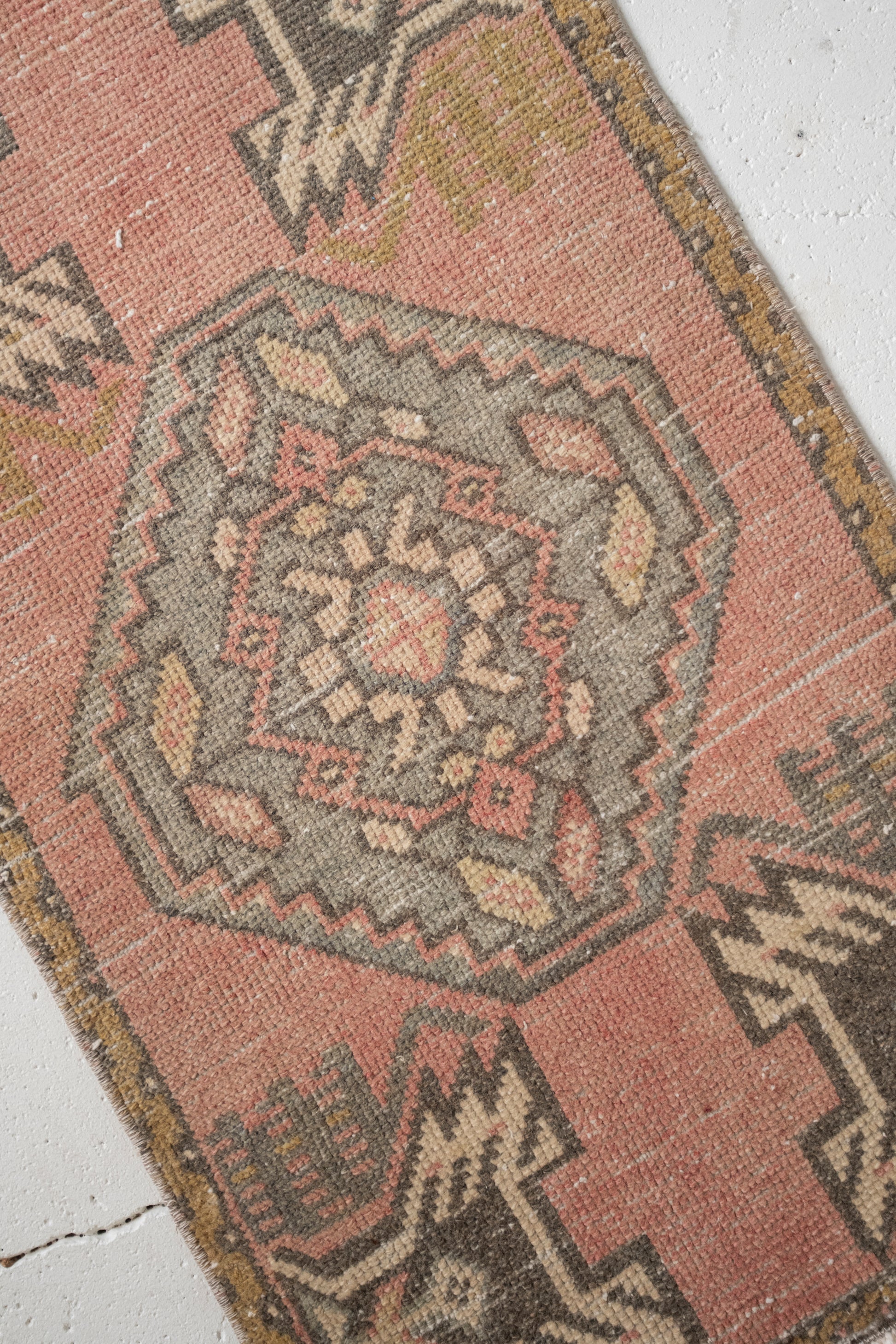 No. 2336 | 1'8 x 2'11