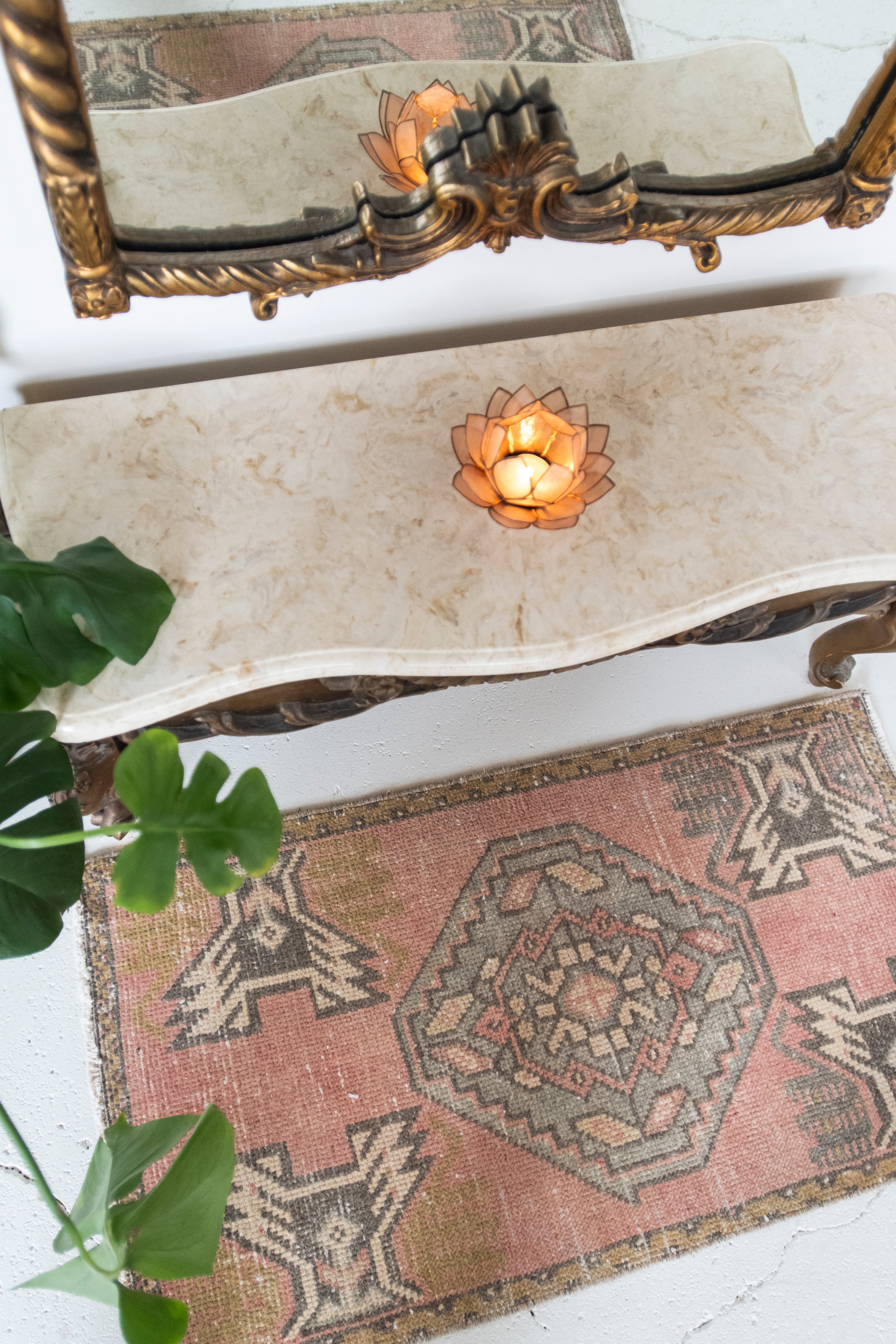 No. 2336 | 1'8 x 2'11