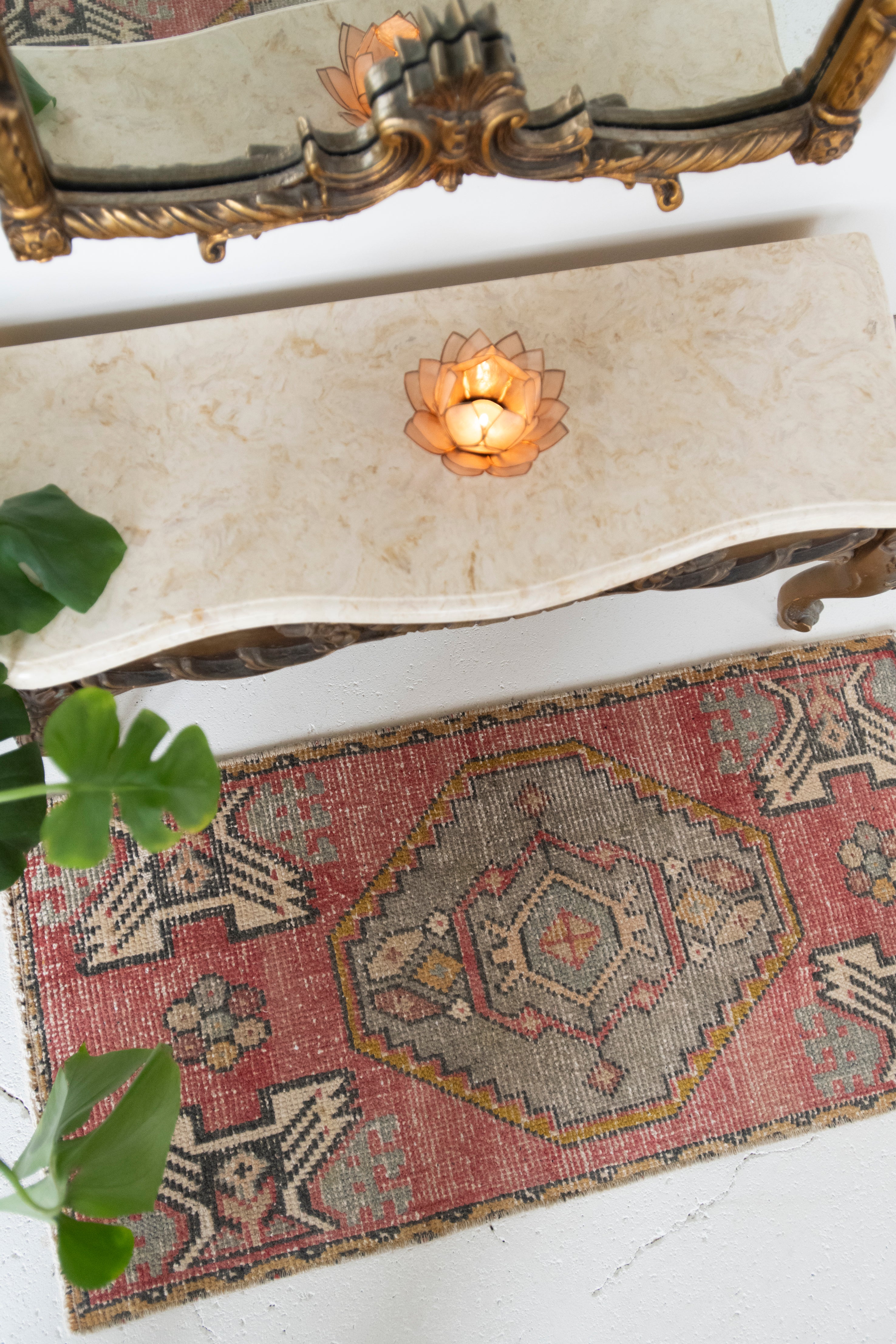 No. 2338 | 1'8 x 3'4