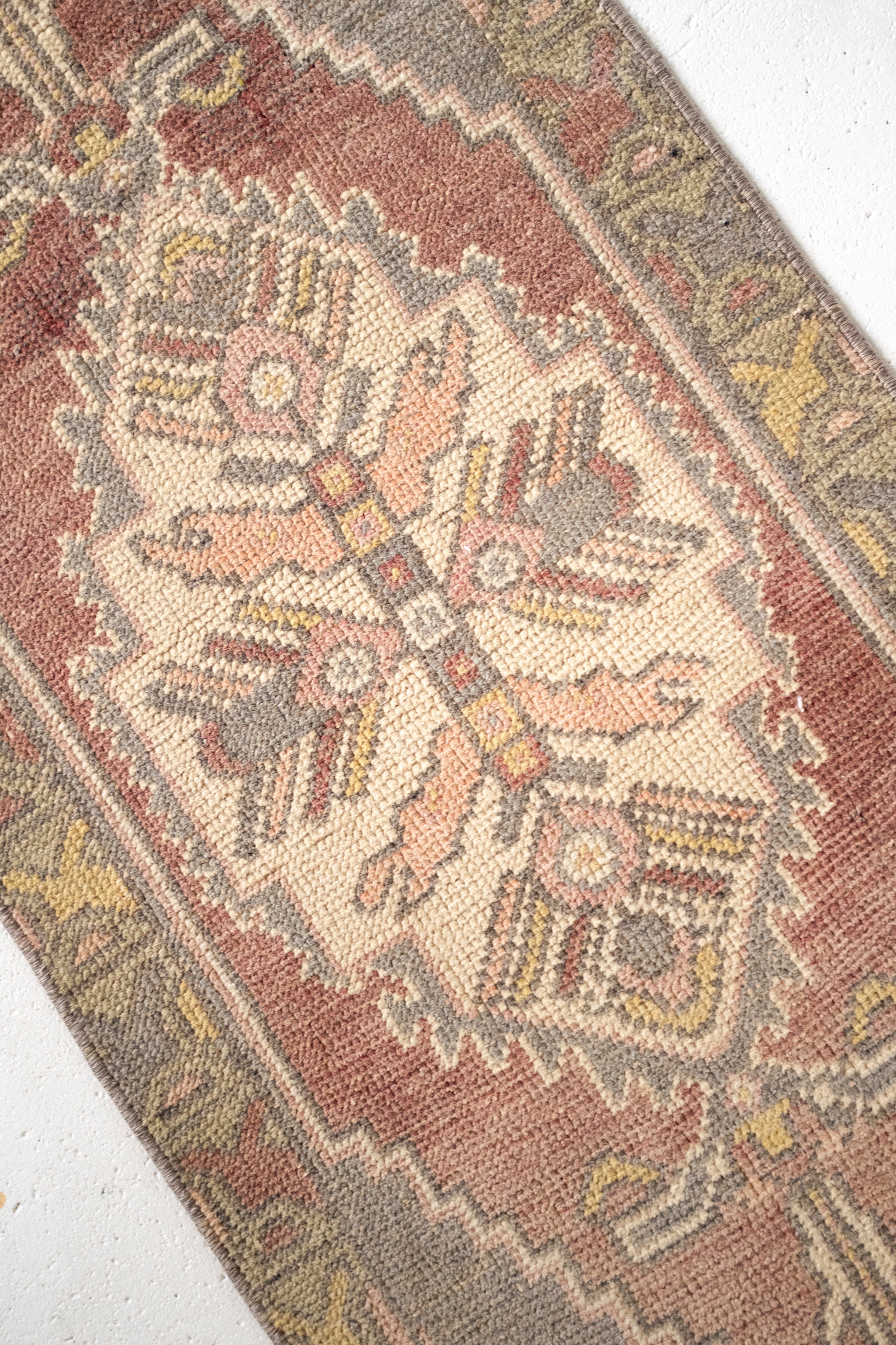 No. 2342 | 1'8 x 3'8