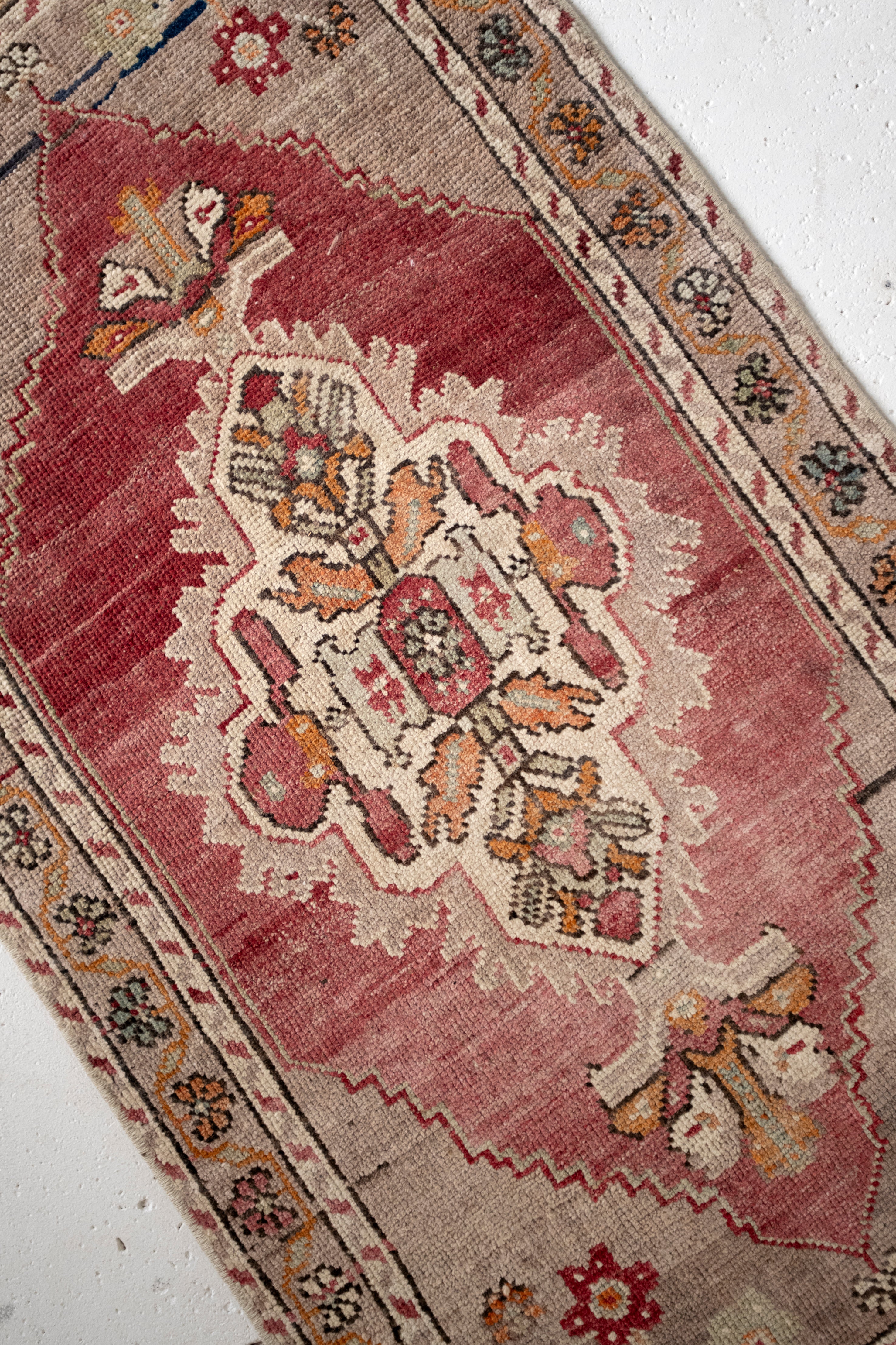 No. 2344 | 1'11 x 4'3