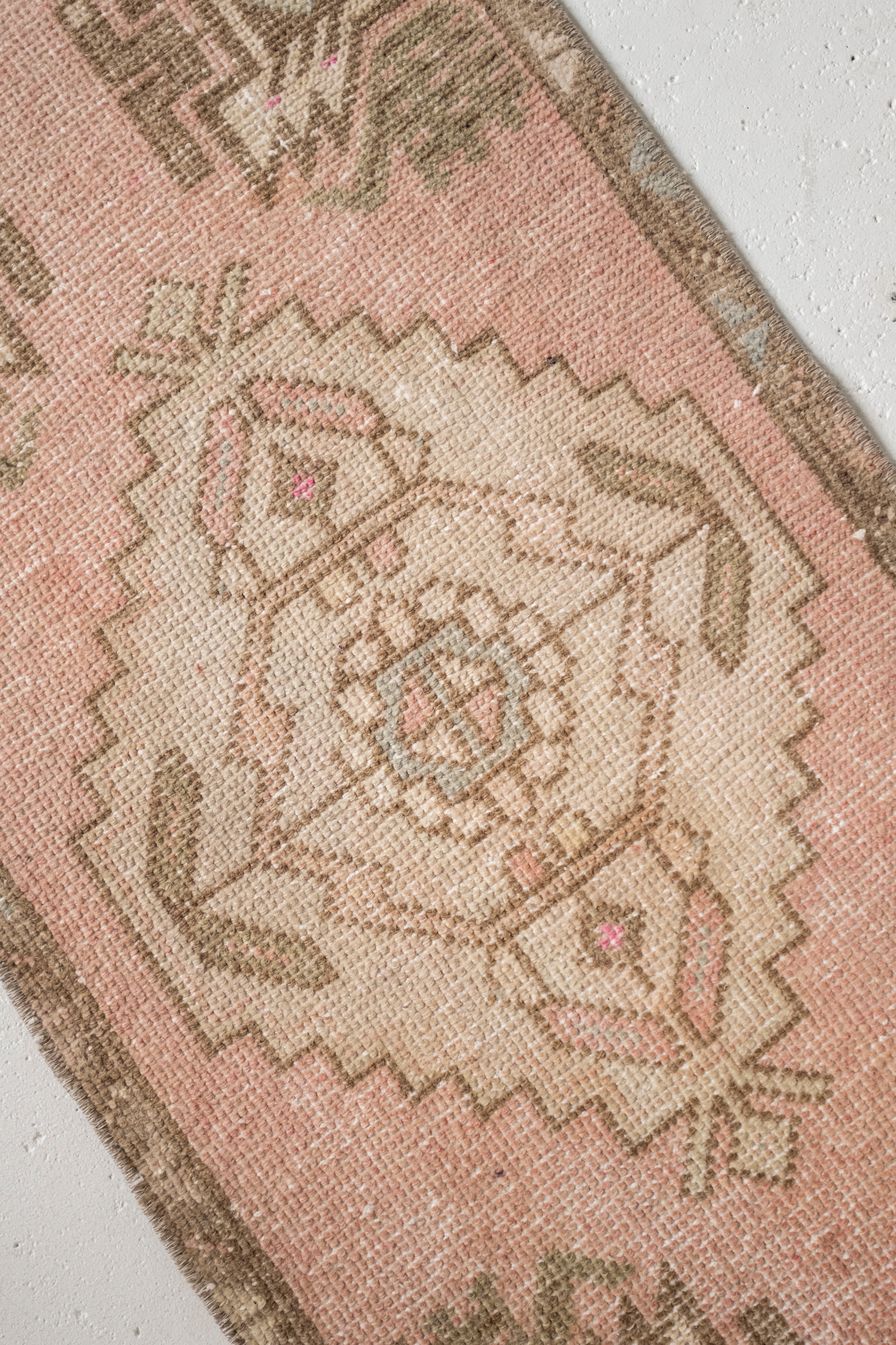 No. 2348 | 1'7 x 3'3