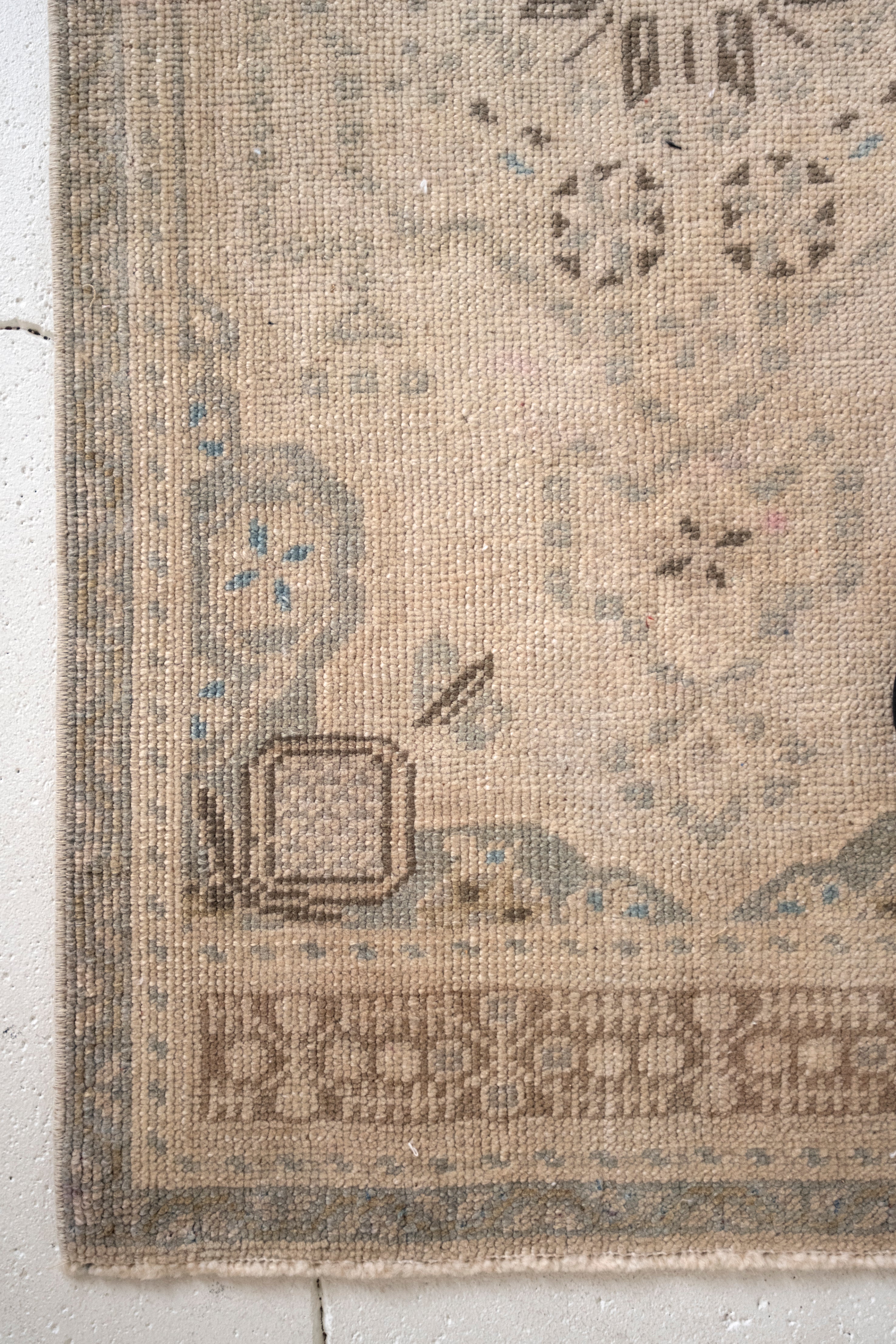 No. 2349 | 1'9 x 3'9