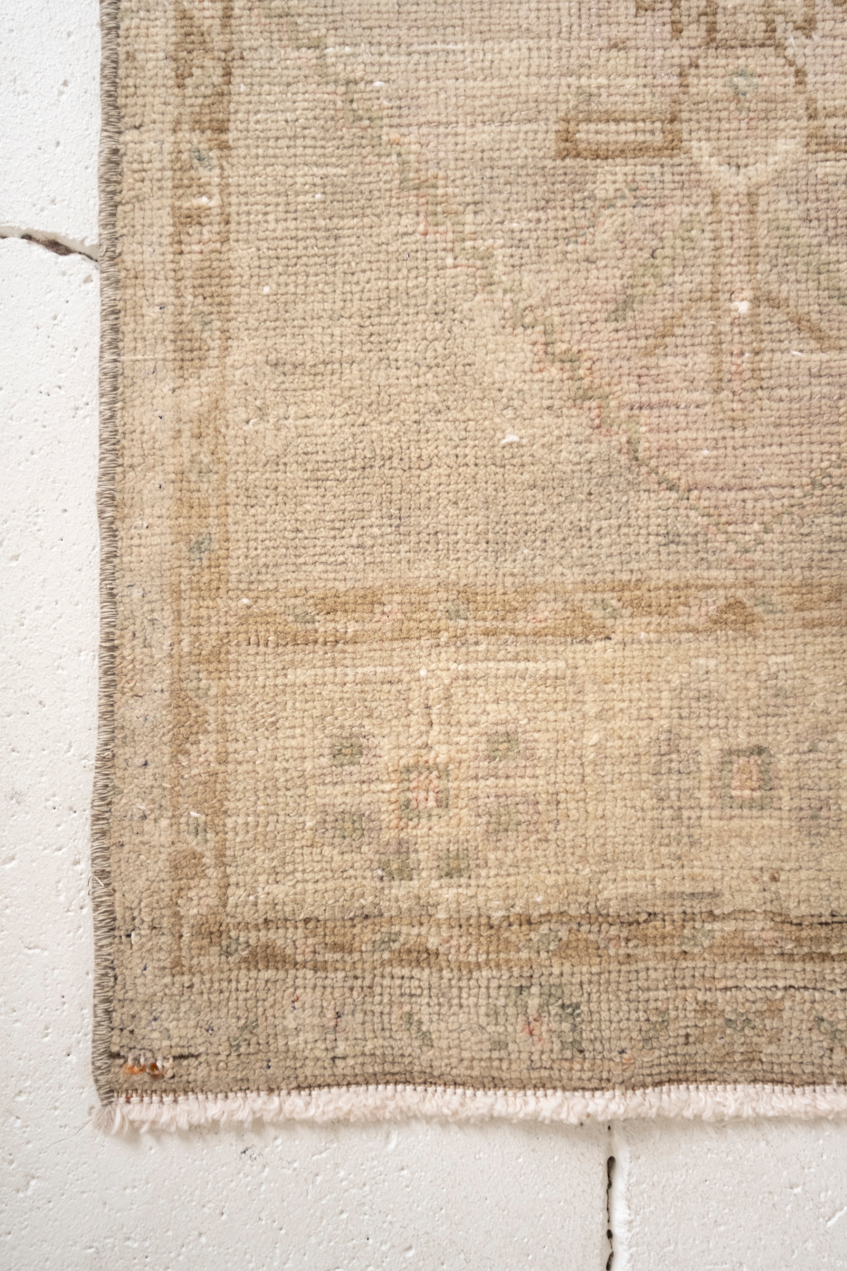 No. 2350 | 1'7 x 3'7