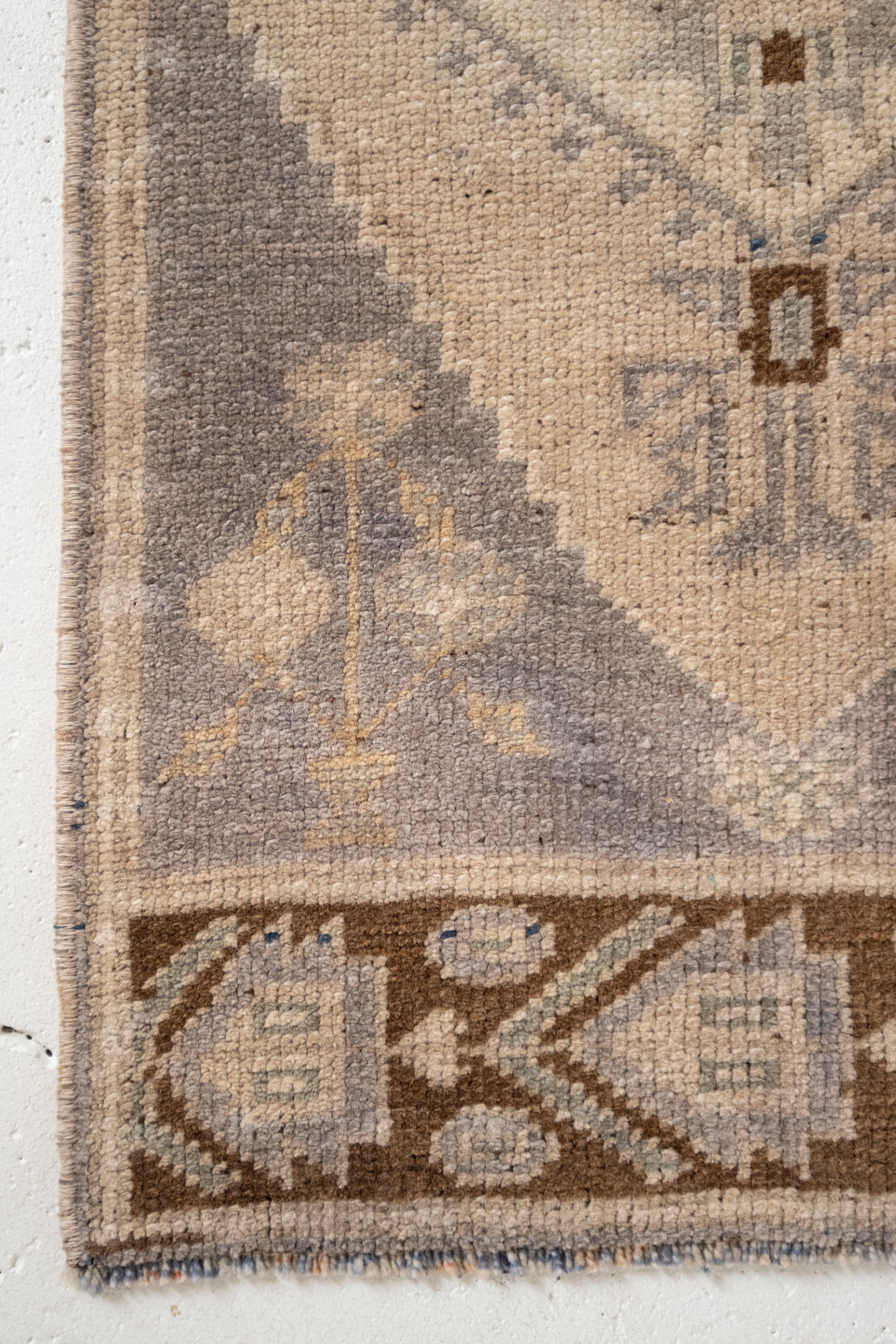 No. 2353 | 1'7 x 3'3