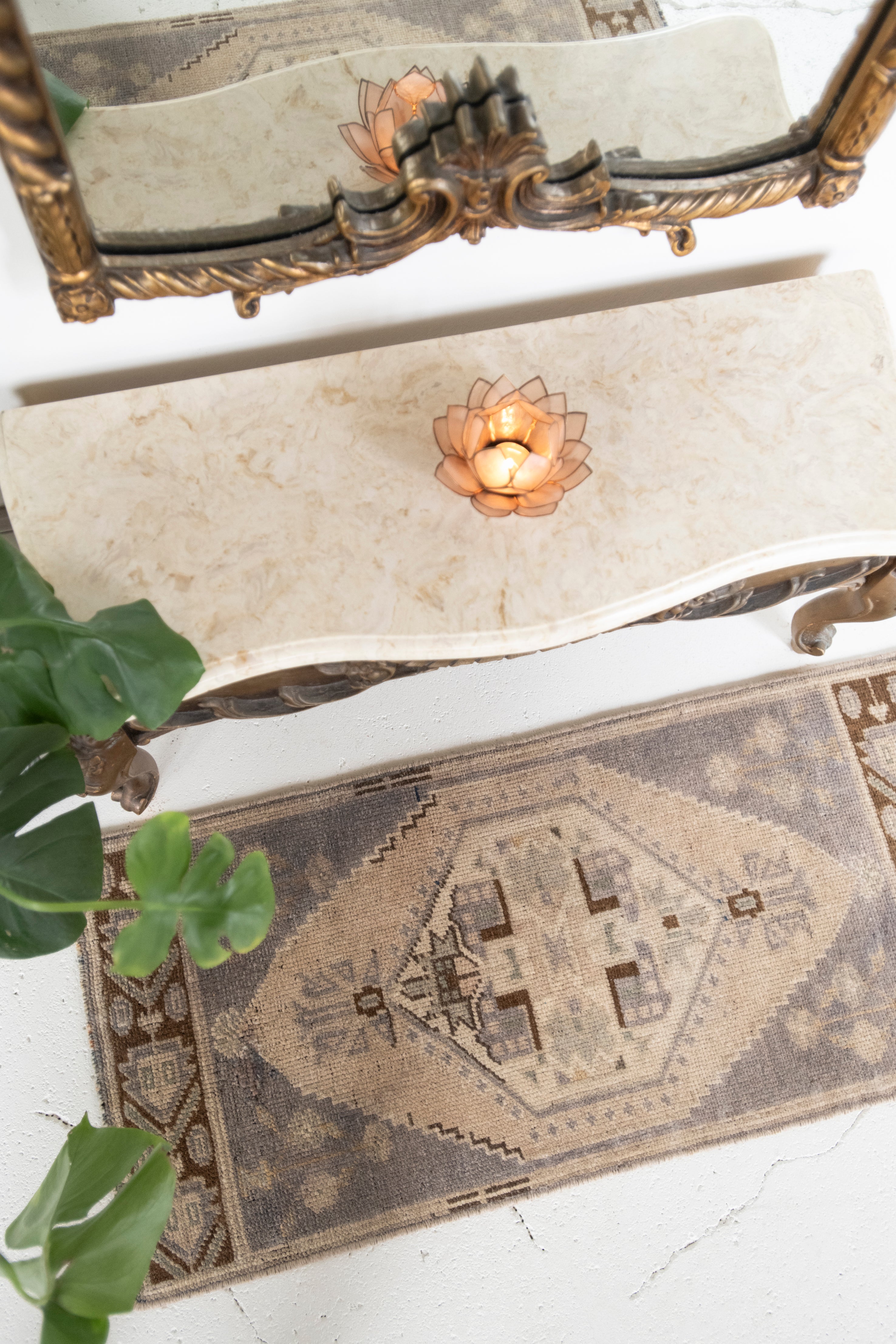 No. 2353 | 1'7 x 3'3