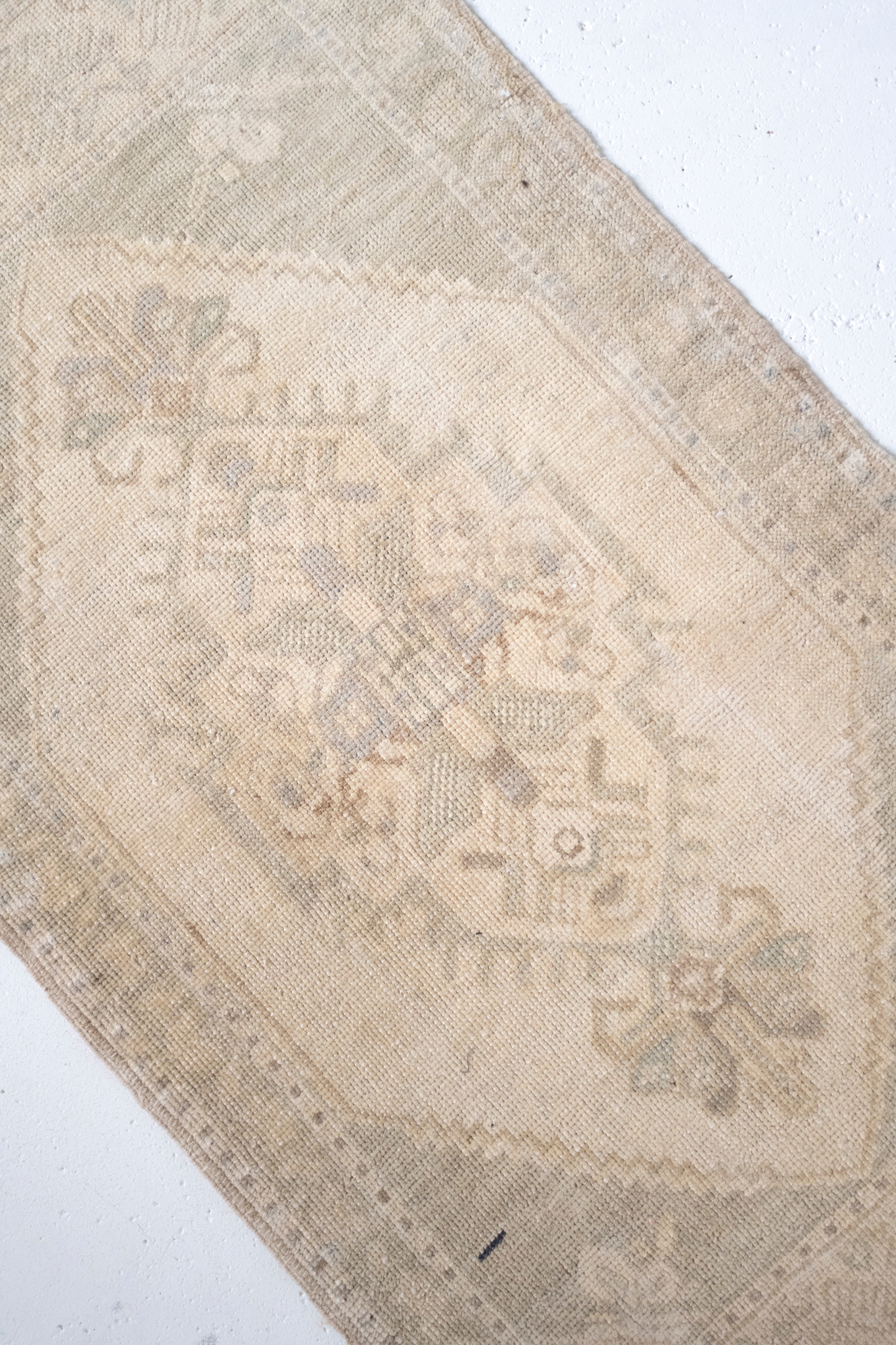 No. 2358 | 1'10 x 3'5