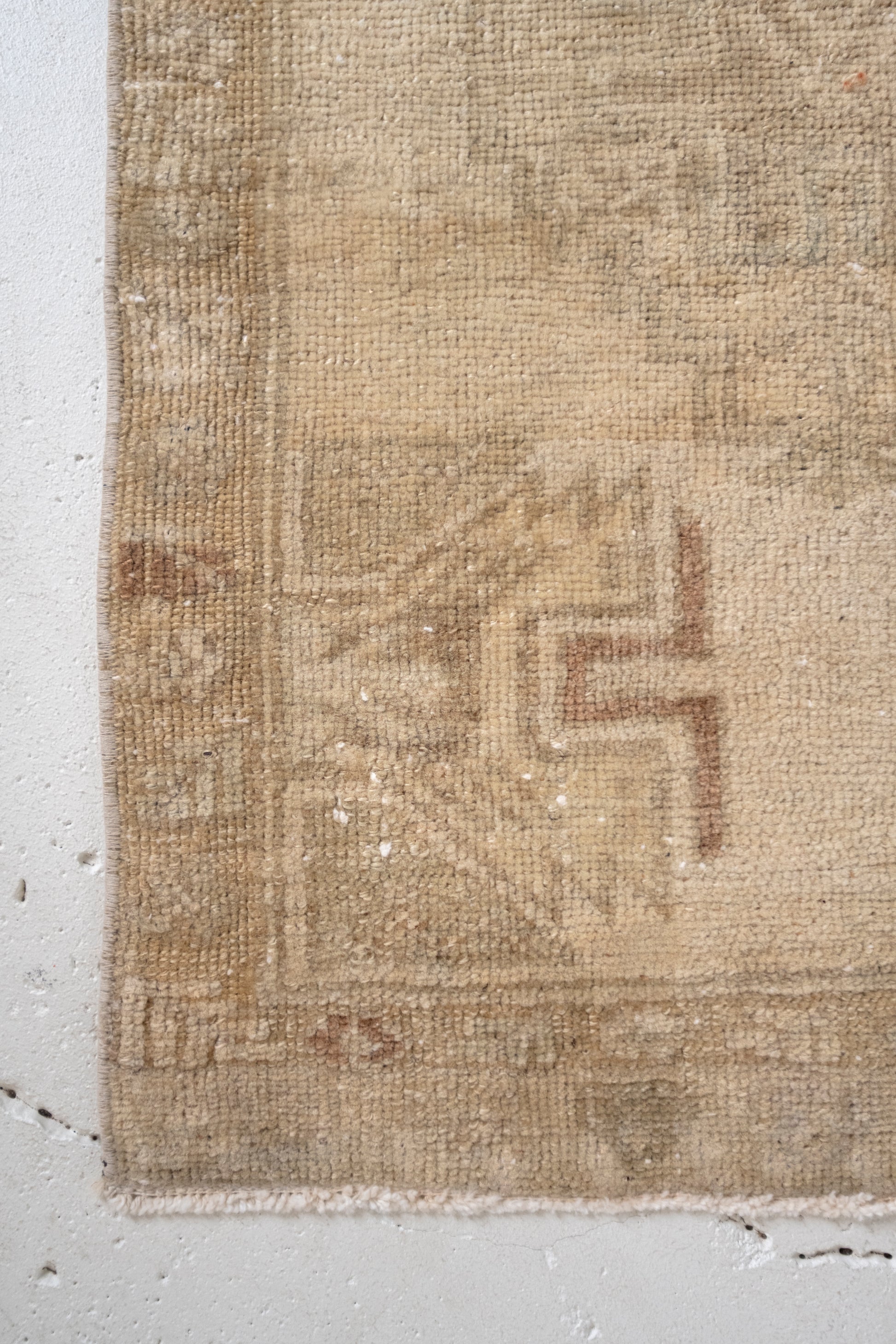 No. 2362 | 1'9 x 3'2