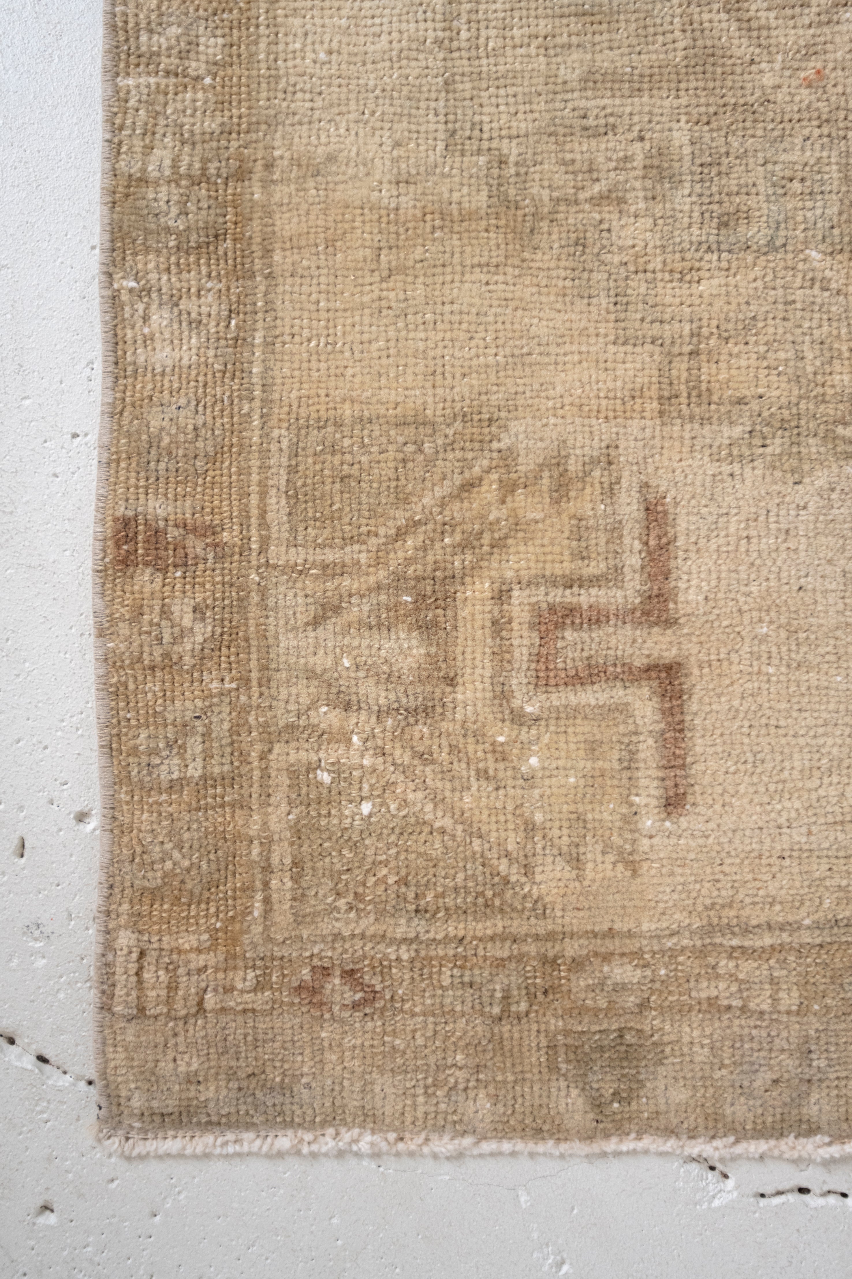 No. 2362 | 1'9 x 3'2