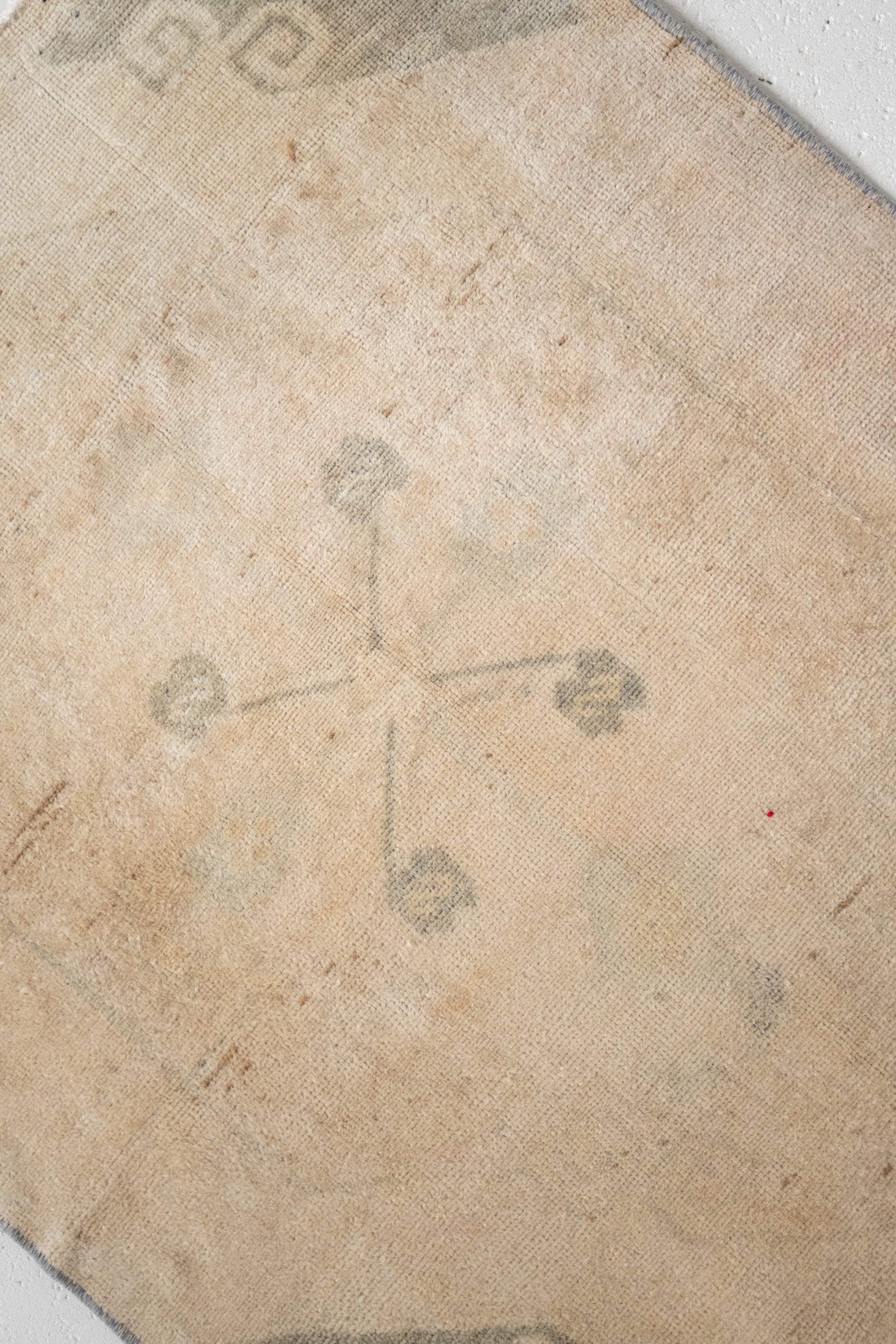 No. 2365 | 2'4 x 2'9