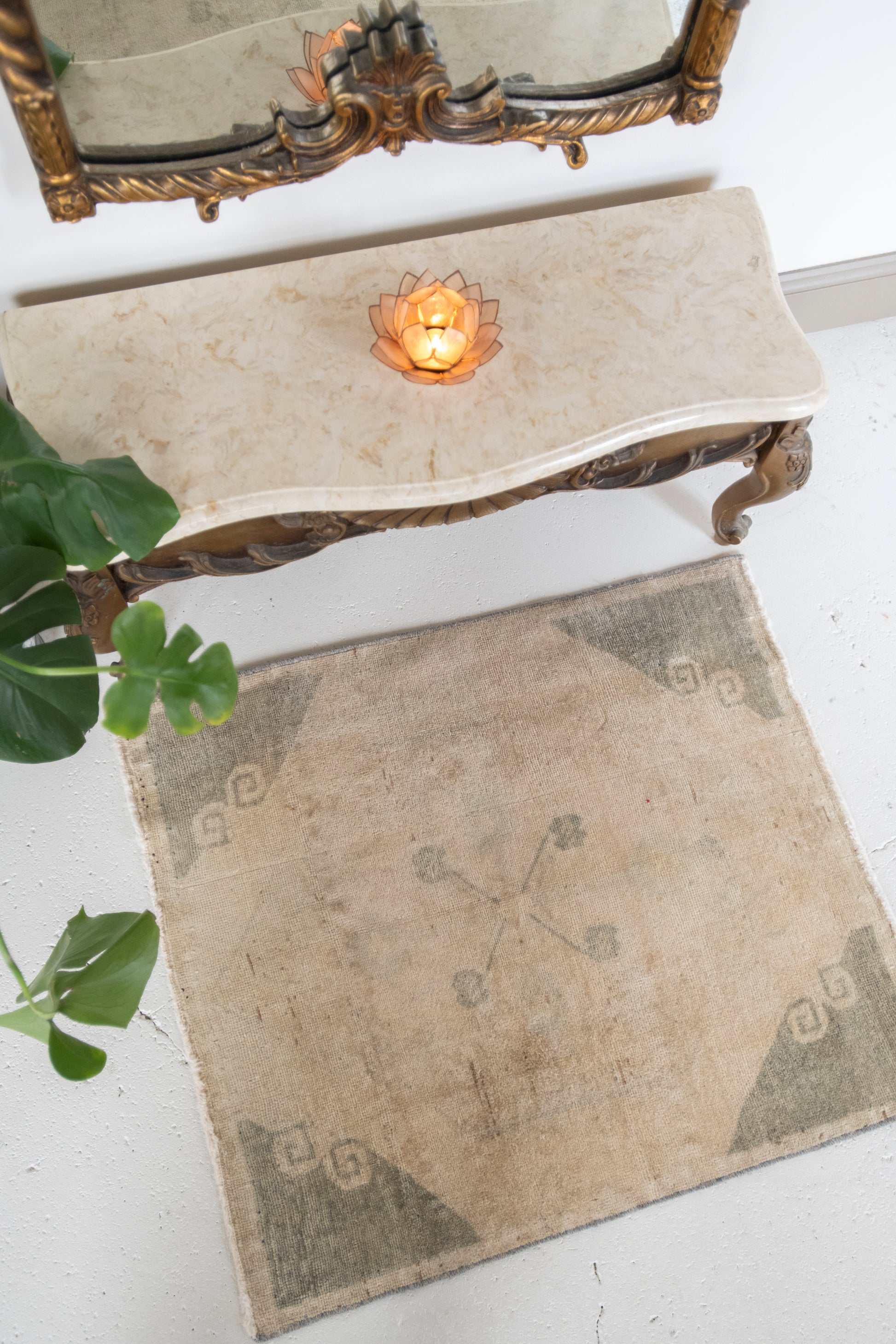 No. 2365 | 2'4 x 2'9