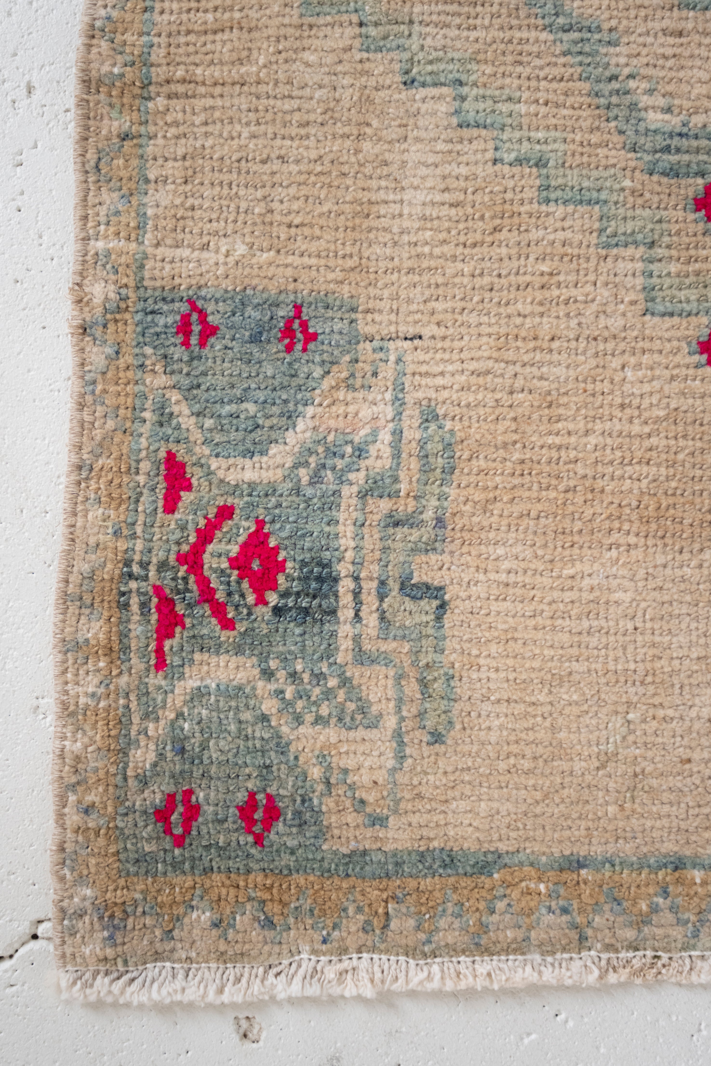 No. 2366 | 1'10 x 2'9