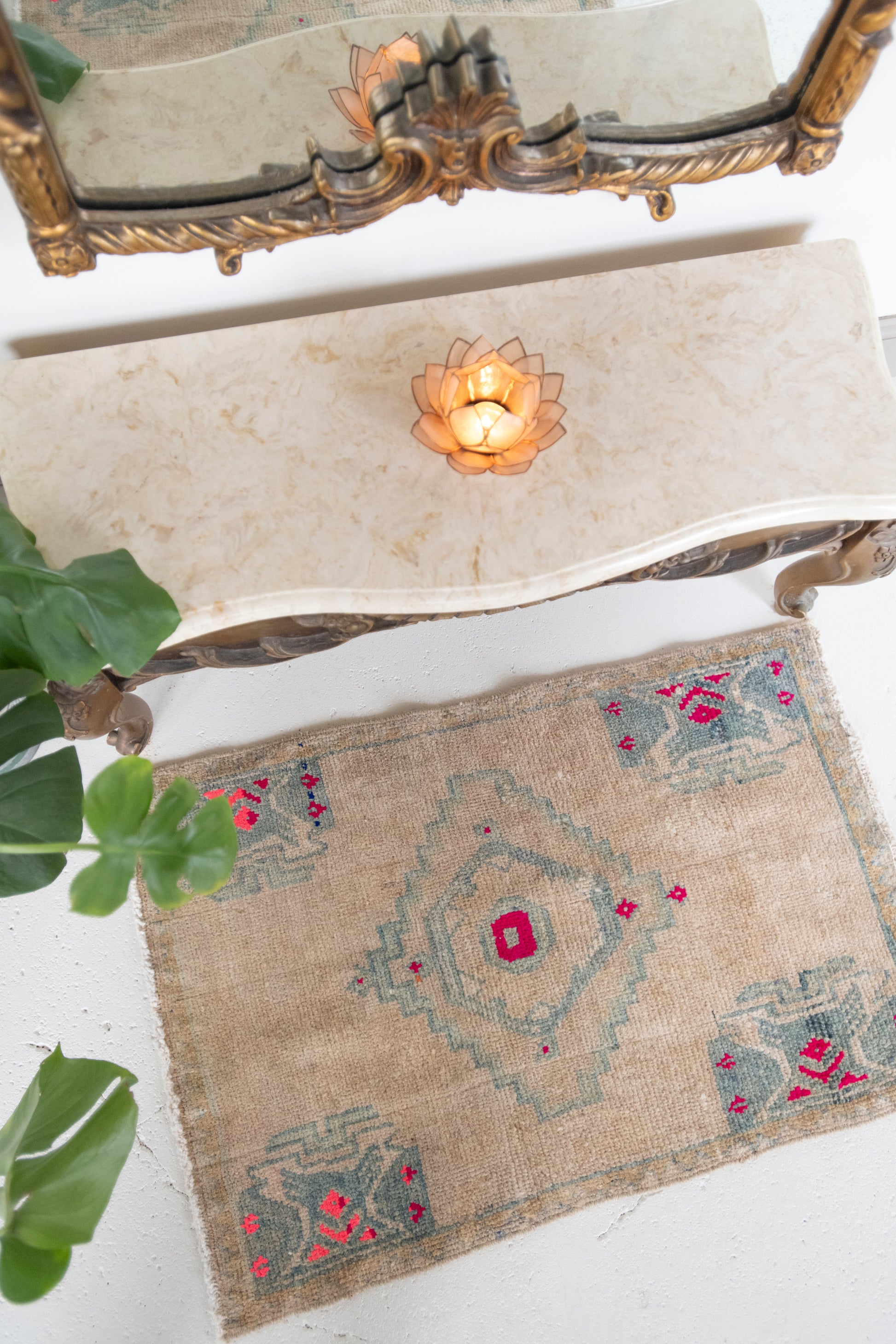 No. 2366 | 1'10 x 2'9