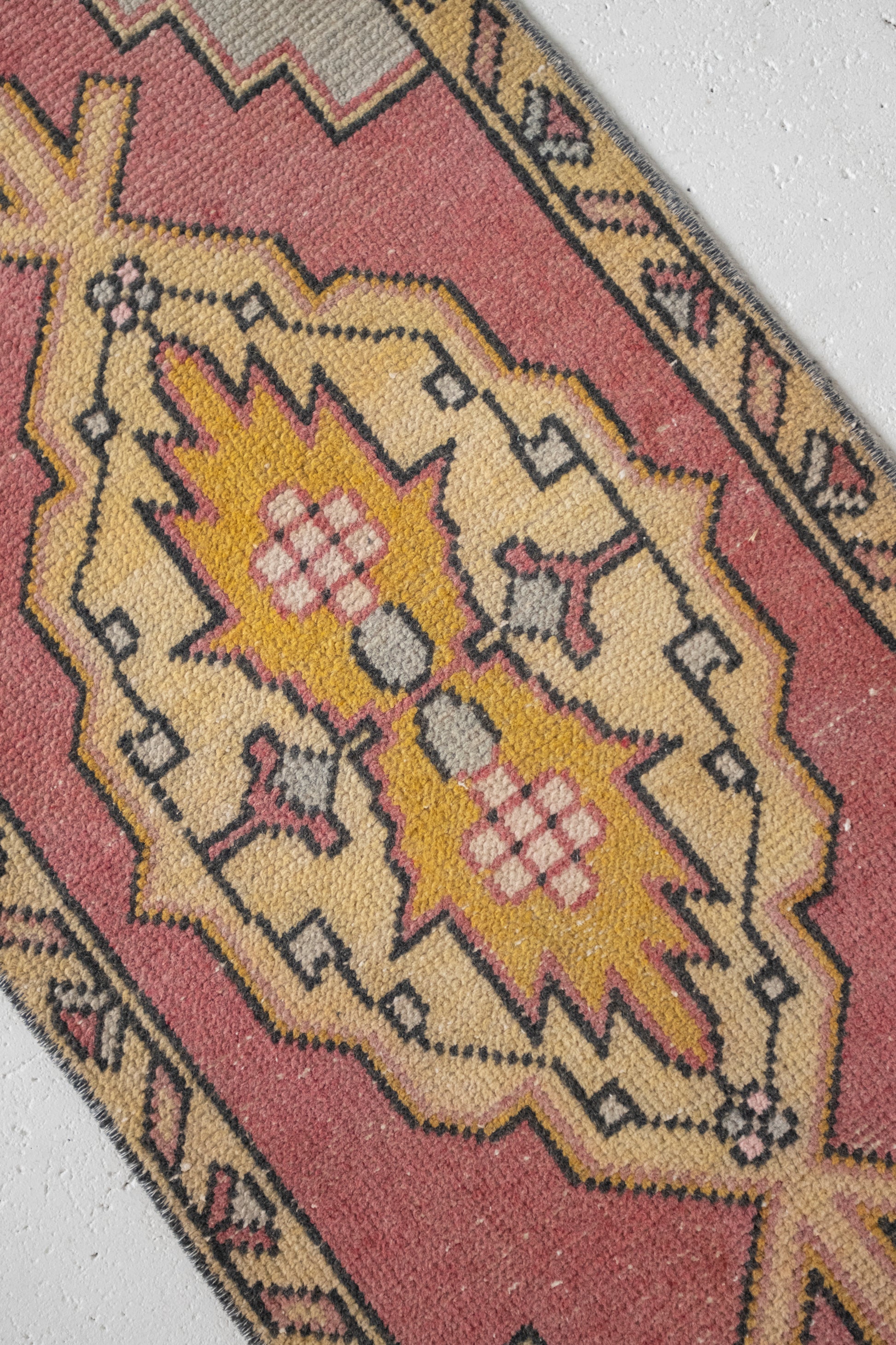 No. 2367 | 1'7 x 3'9