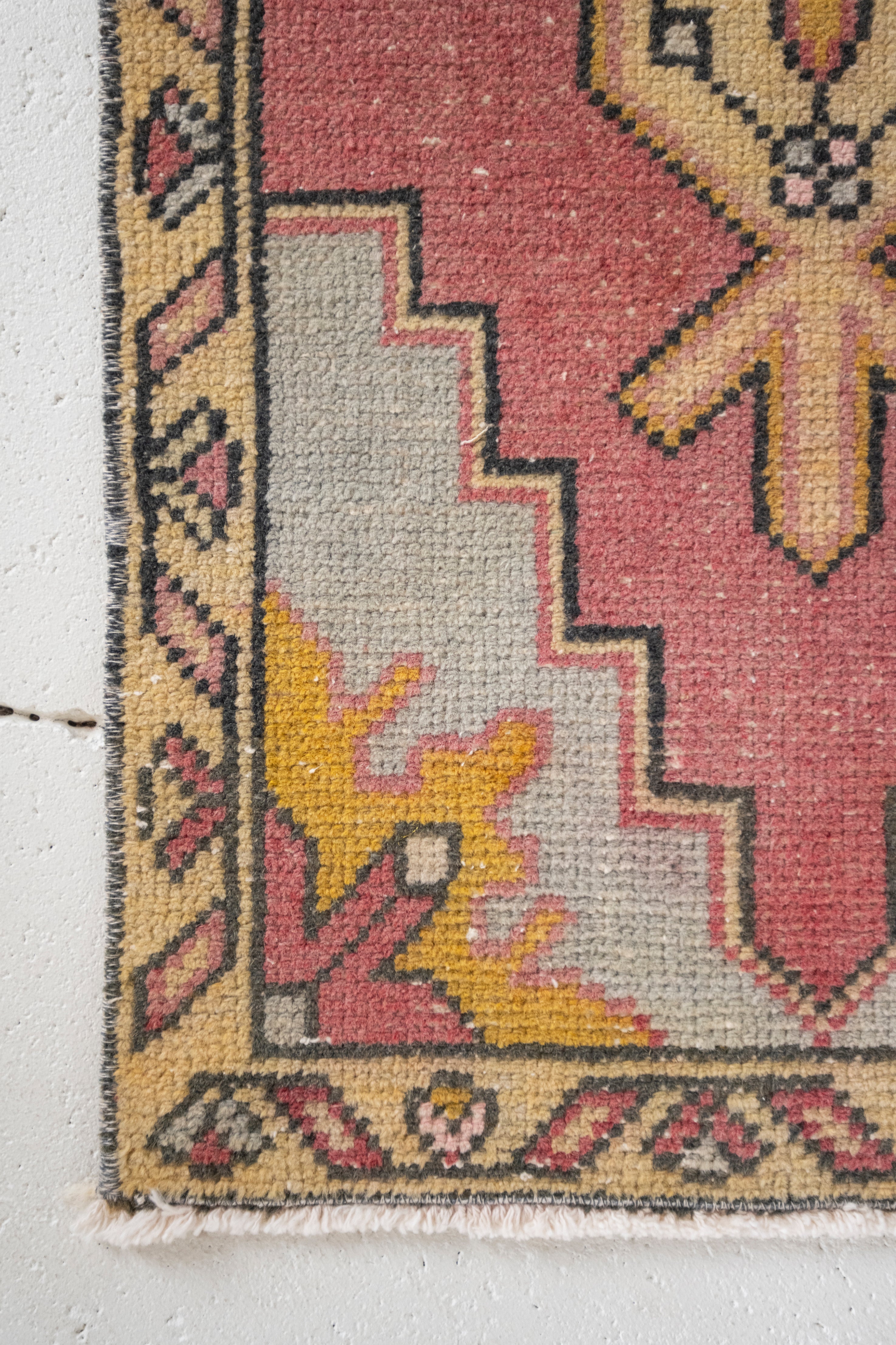 No. 2367 | 1'7 x 3'9