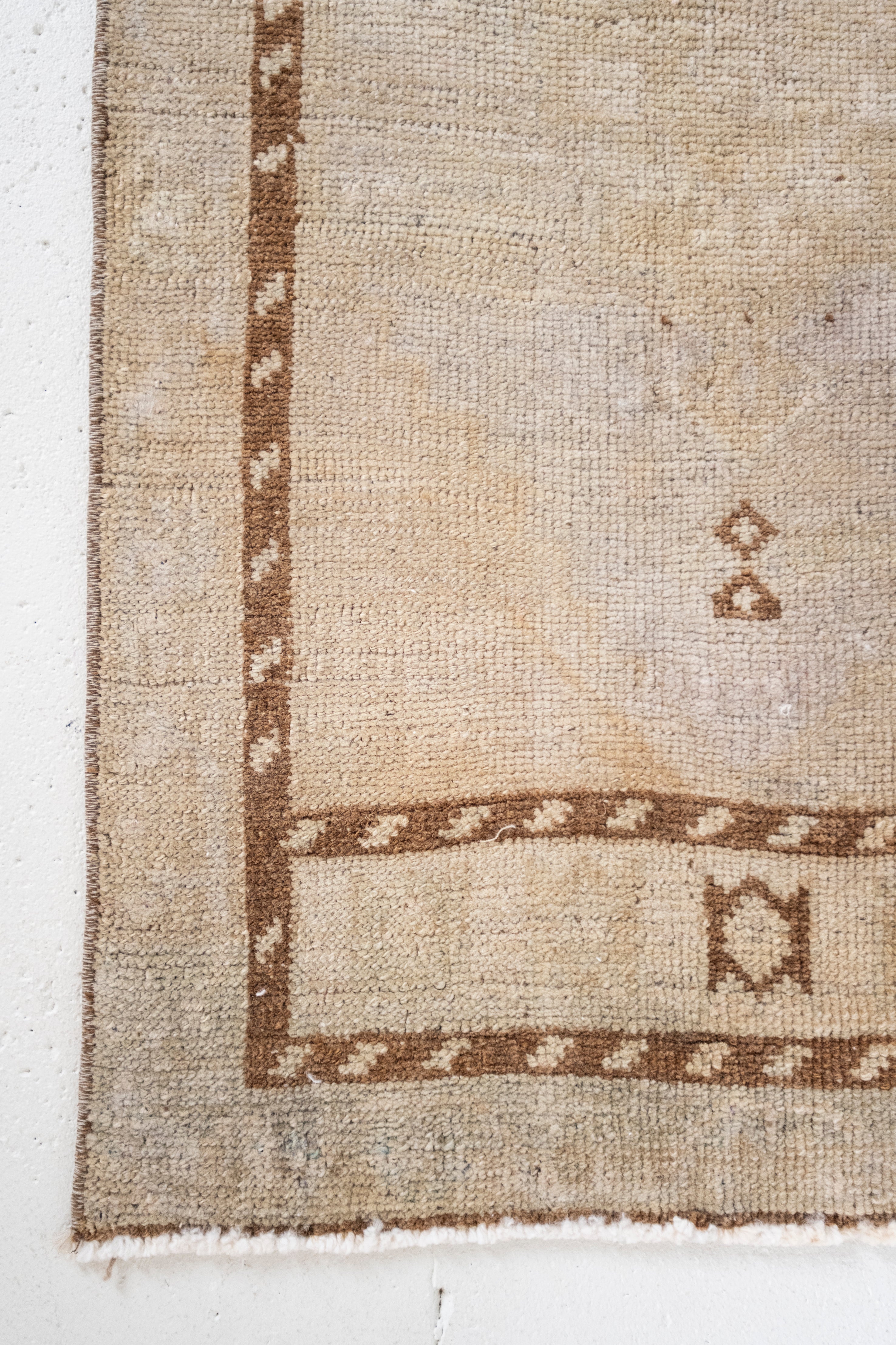 No. 2369 | 1'8 x 3'11