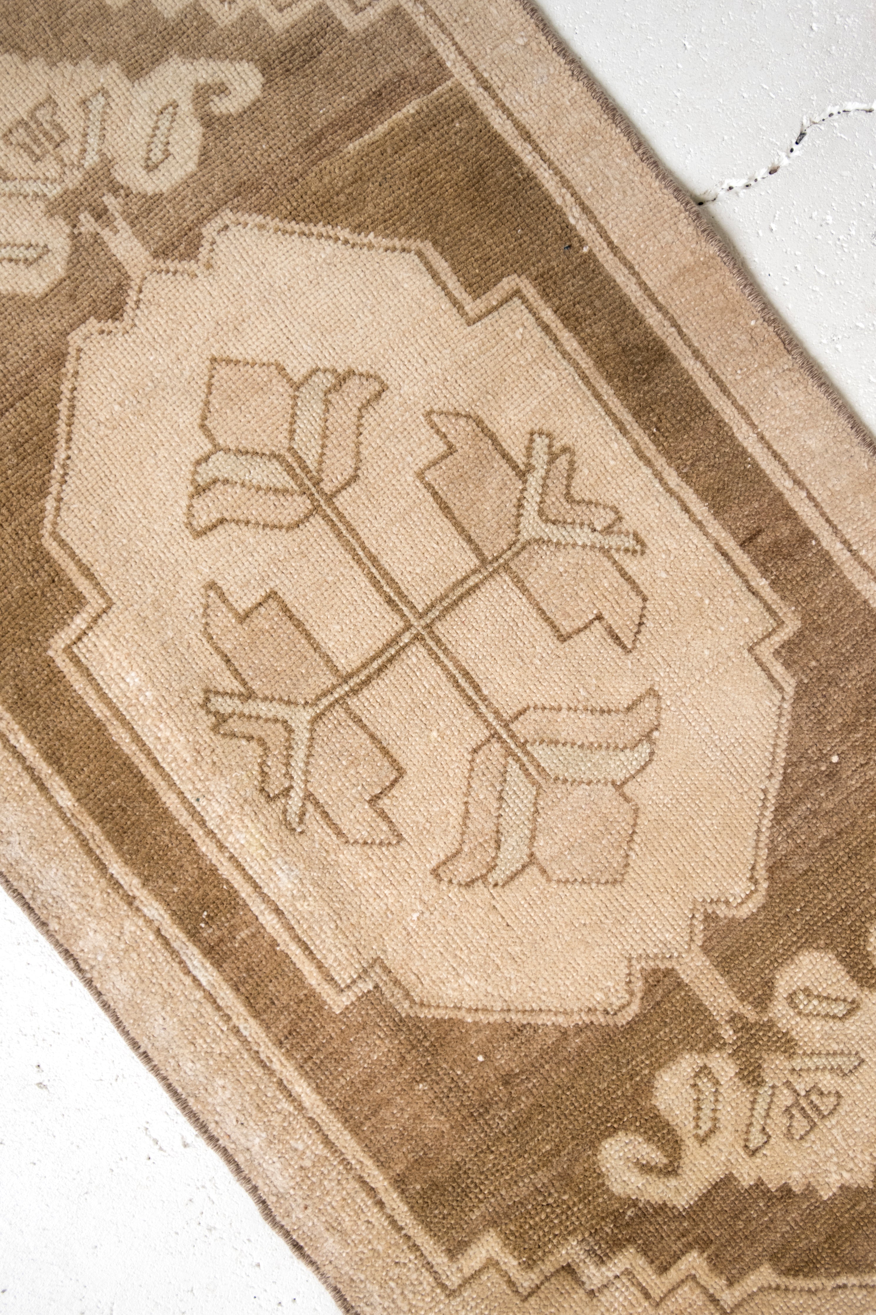 No. 2371 | 1'10 x 3'8